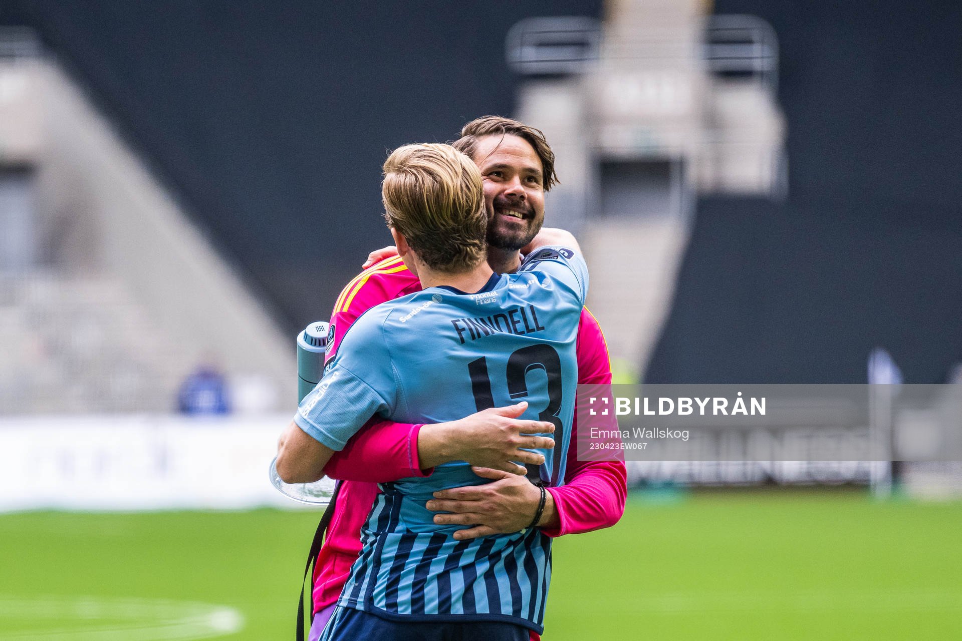 Djurgårdens målvakt Tommi Vaiho och Hampus Finndell jublar