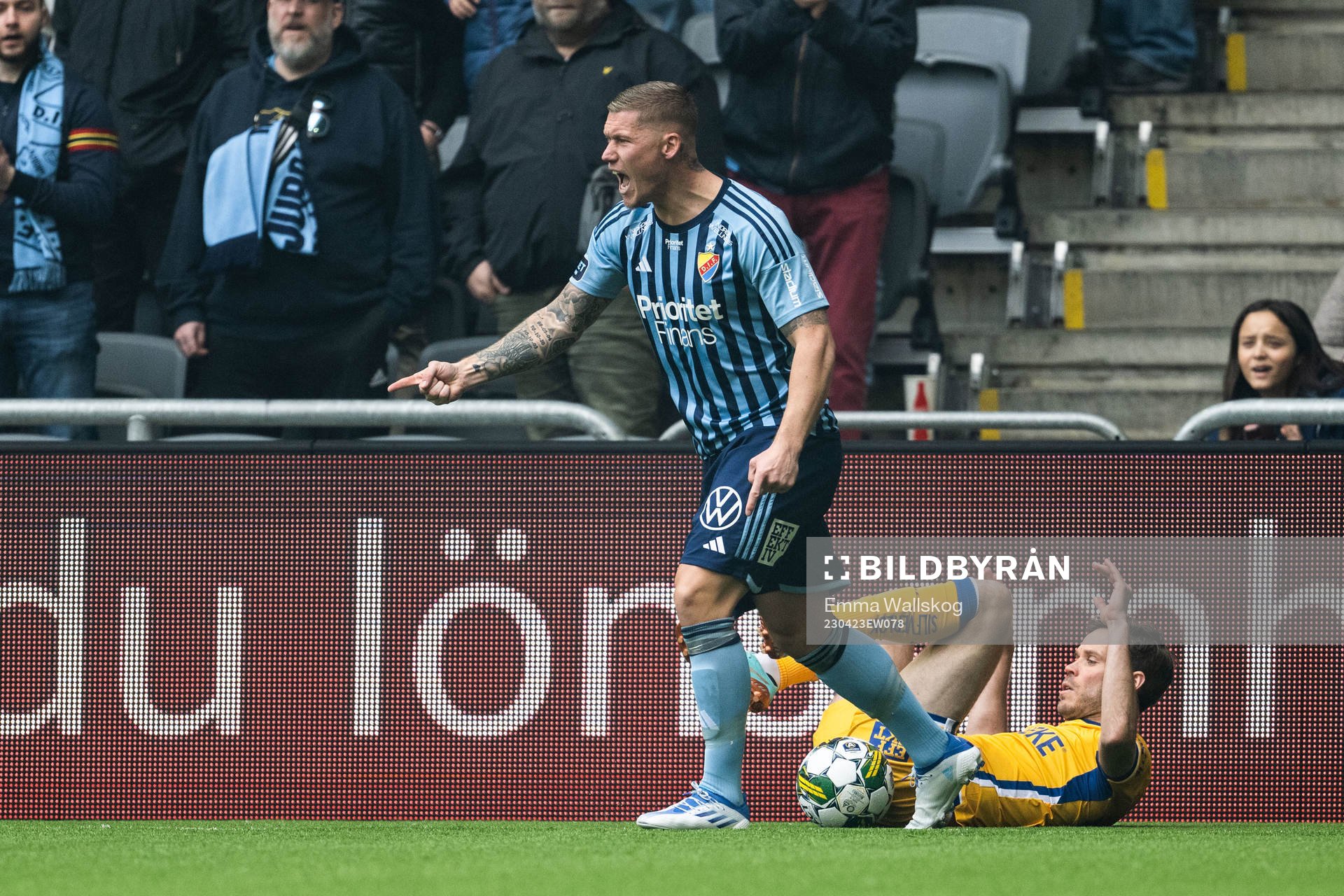 Djurgårdens Victor Edvardsen reagerar