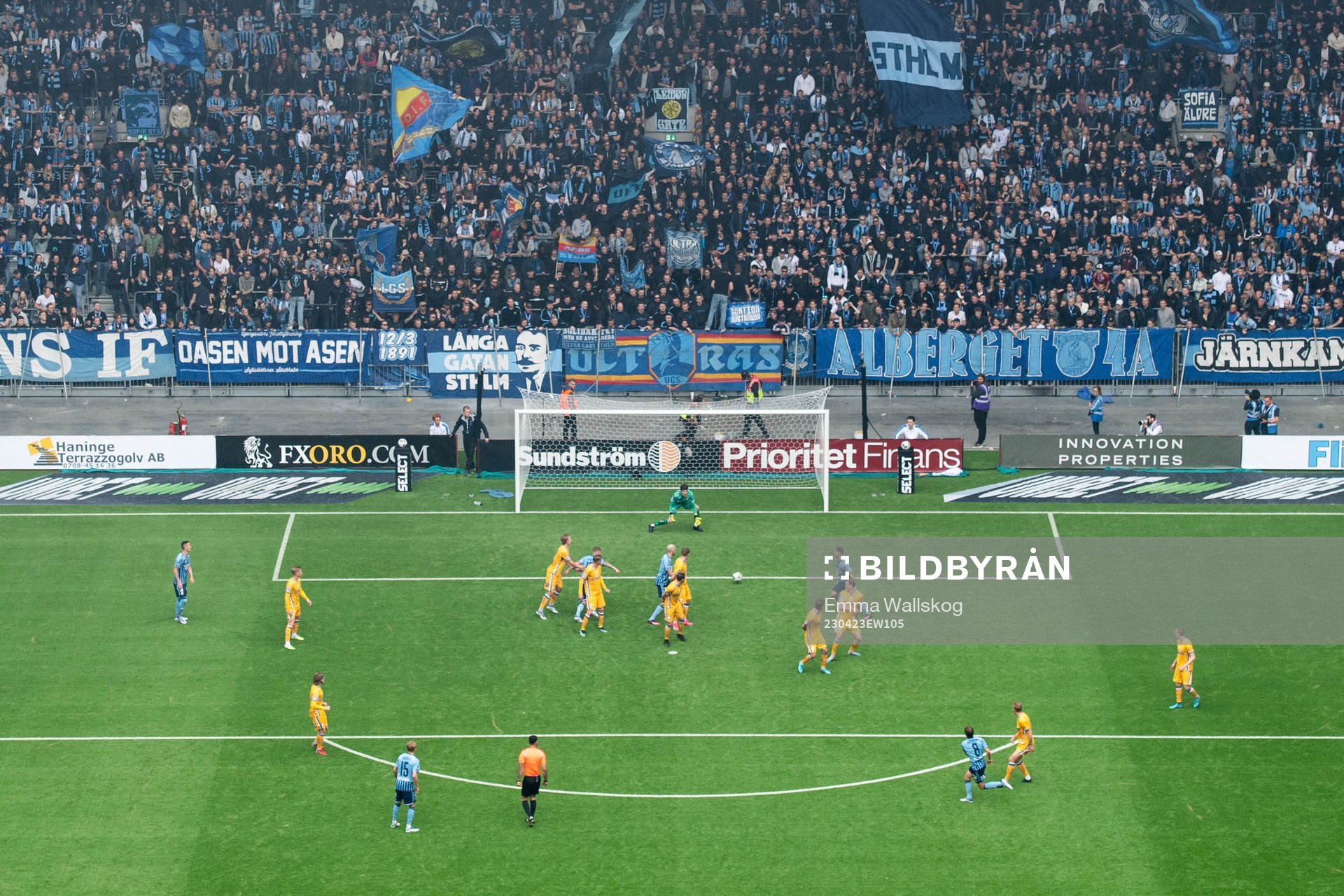 Djurgårdens Elias Andersson med målchans på IFK