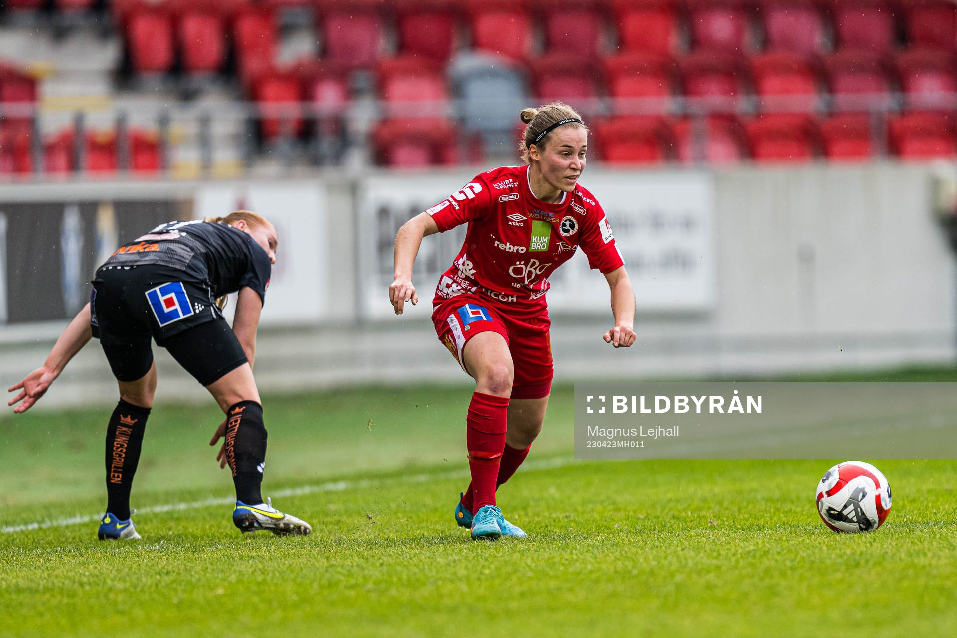 Växjö DFFs Tilde Johansson och Örebros Heidi Kollanen