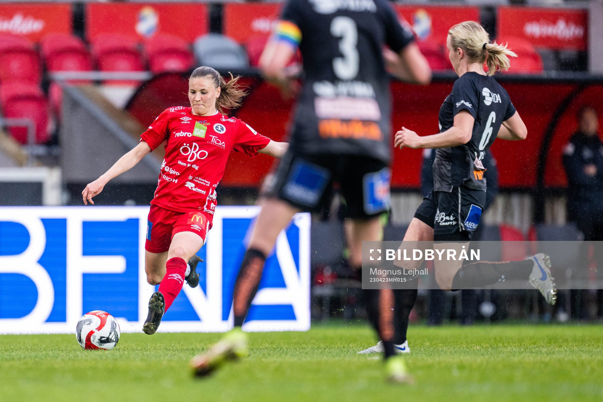 Örebros Katariina Kosola och Växjö DFFs Alexandra