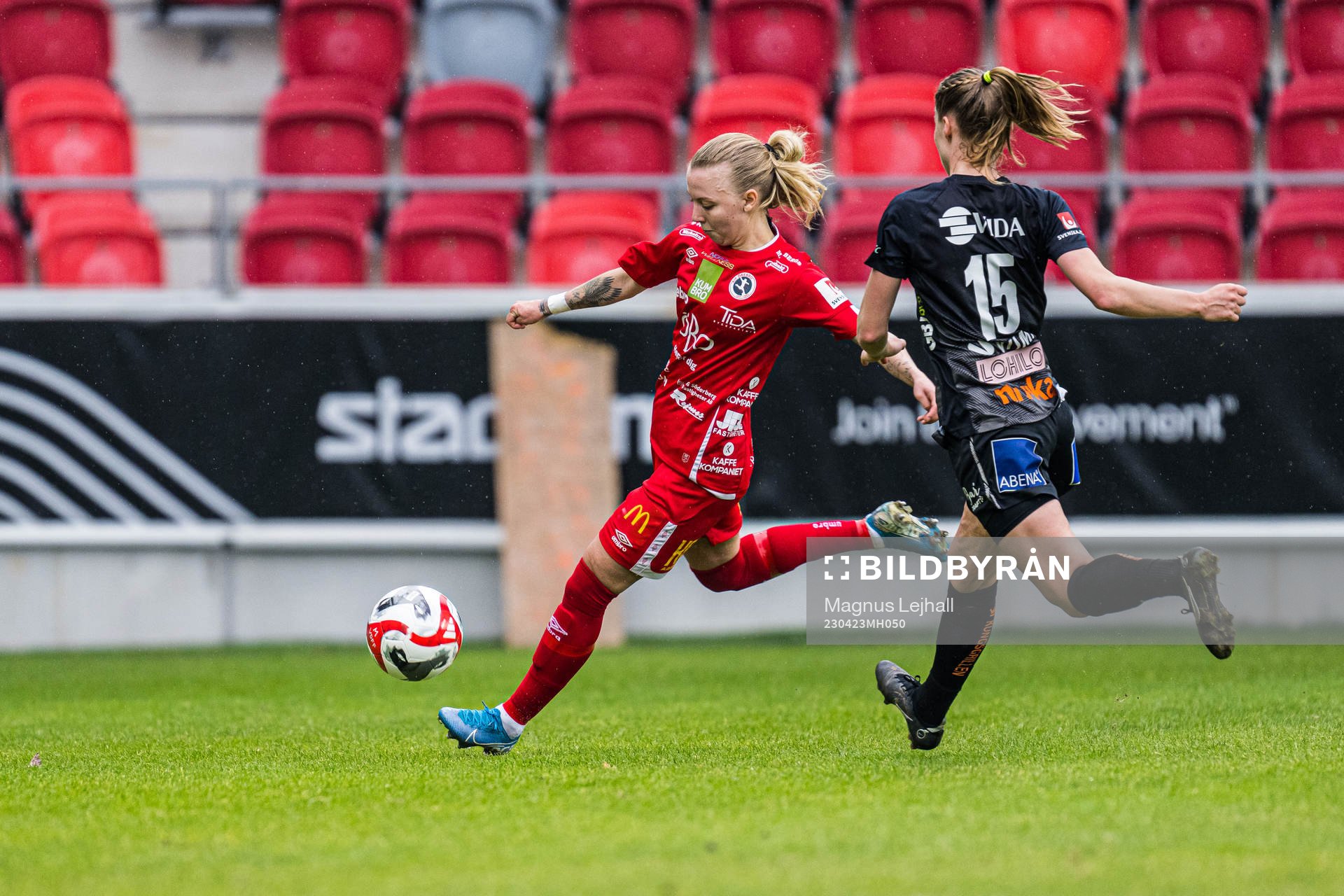 Örebros Nathalie Hoff Persson och Växjö DFFs Juliette