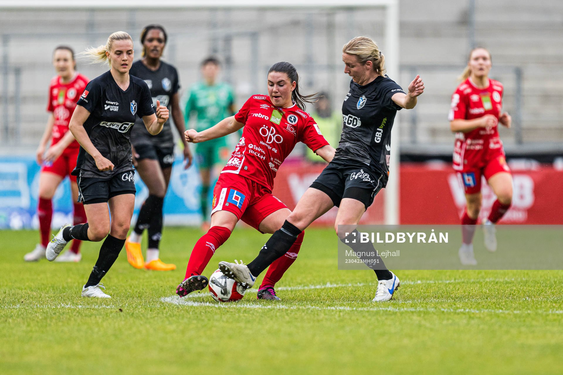 Örebros Emilia Pelgander och Växjö DFFs Alexandra