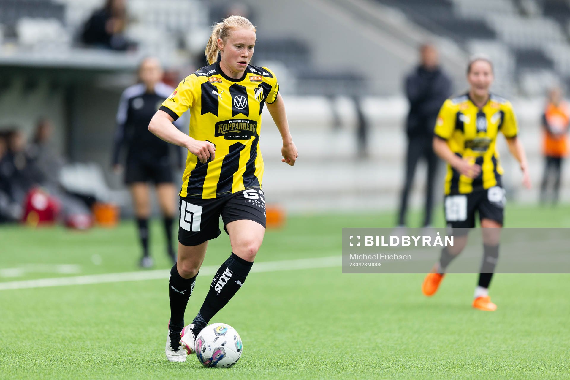 Häckens Julie Blakstad