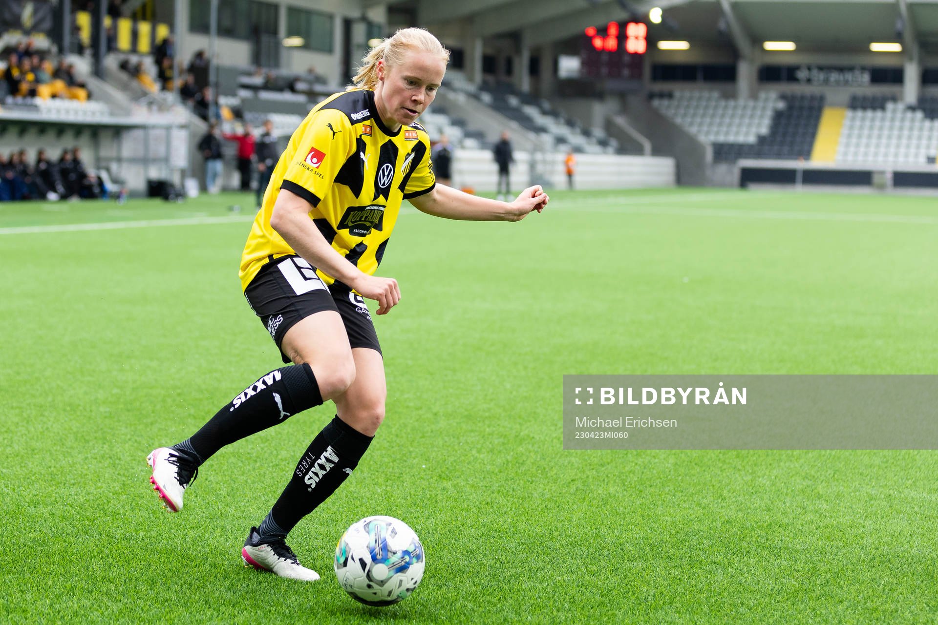 Häckens Julie Blakstad