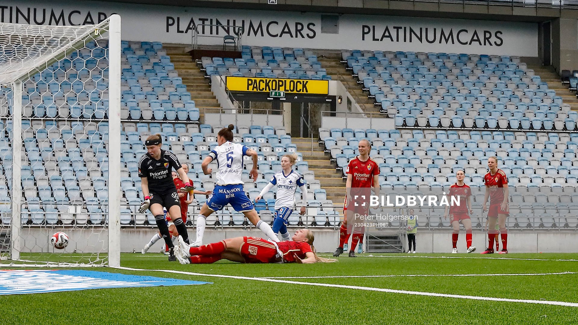 Mål 3-1 av IFK Norrköpings My Cato förbi Djurgårdens