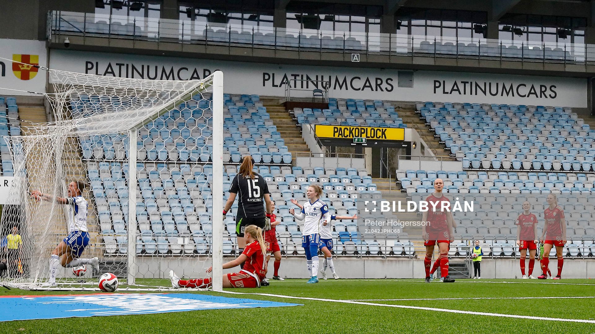 Mål 3-1 av IFK Norrköpings My Cato förbi Djurgårdens