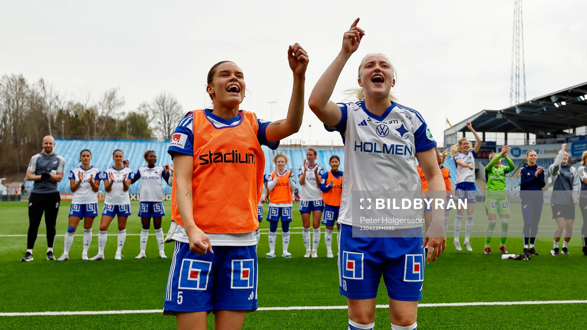 IFK Norrköpings My Cato och Wilma Leidhammar jublar