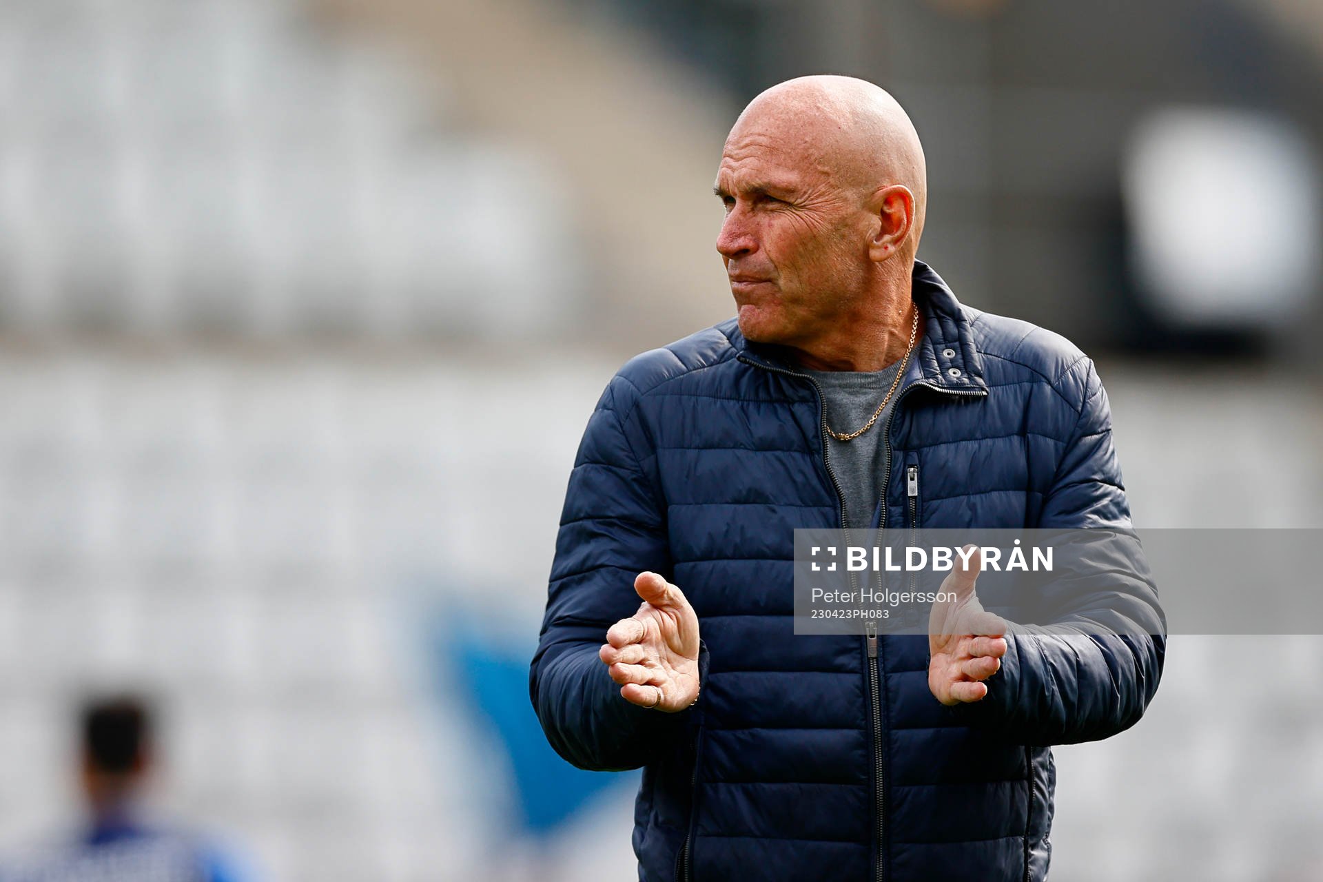 IFK Norrköpings tränare Tor-Arne Fredheim under fotbollsmatchen i Damallsvenskan mellan IFK Norrköping och Djurgården den 23 april 2023 i Norrköping.