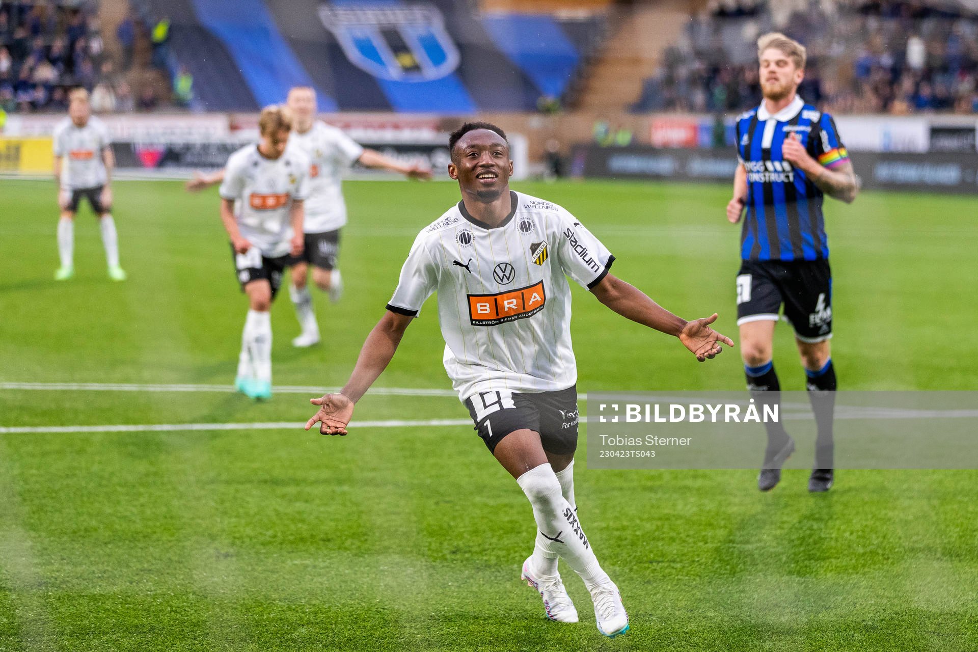 Häckens Benie Adama Traore jublar
