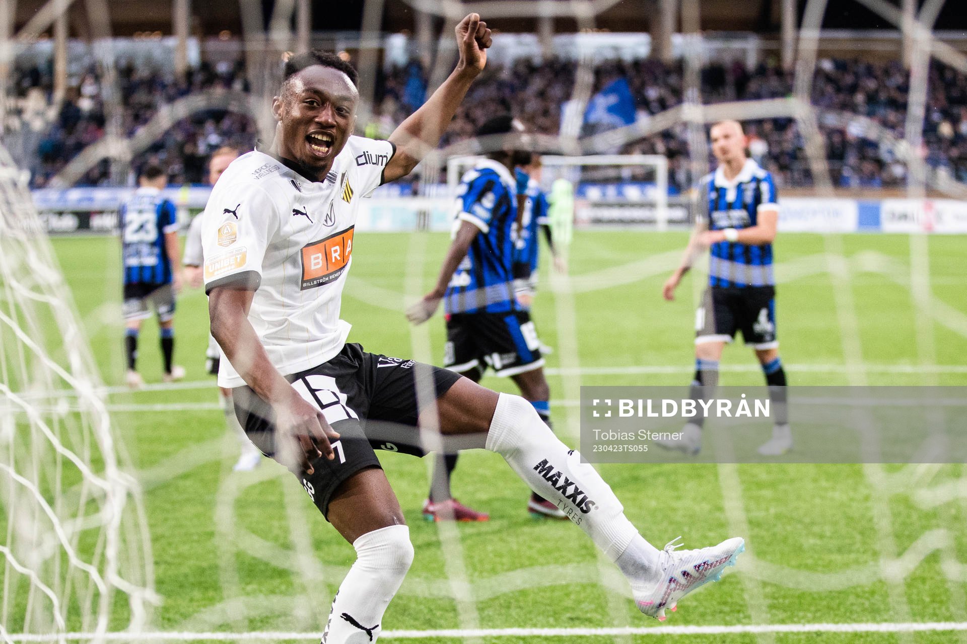 Häckens Benie Adama Traore jublar
