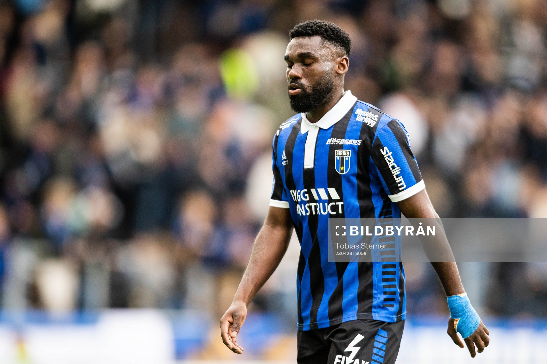 Sirius Patrick Nwadike under fotbollsmatchen i Allsvenskan mellan Sirius och Häcken den 23 april 2023 i Uppsala. 
