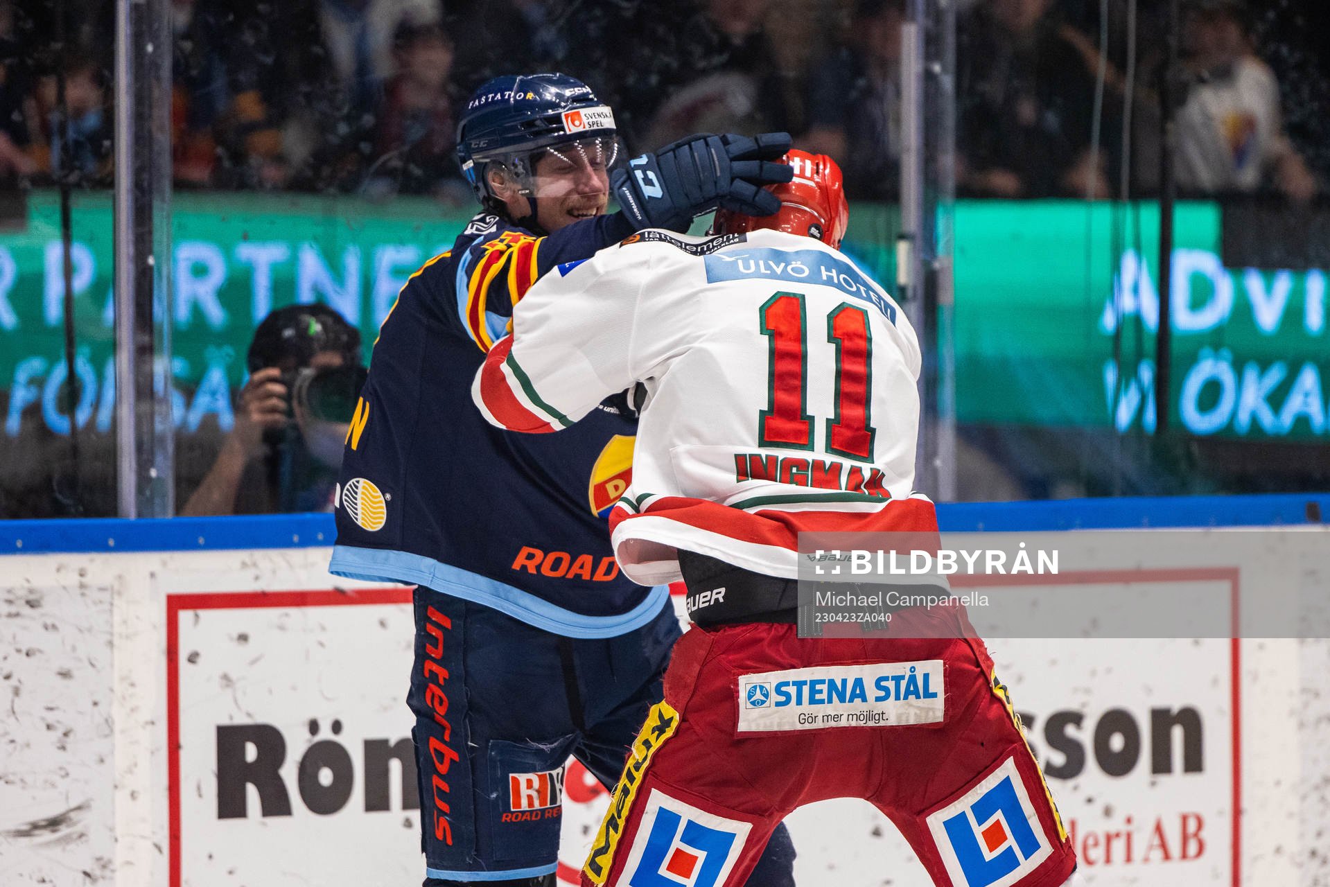 Djurgårdens John Norman och Modos Josef Ingman i bråk