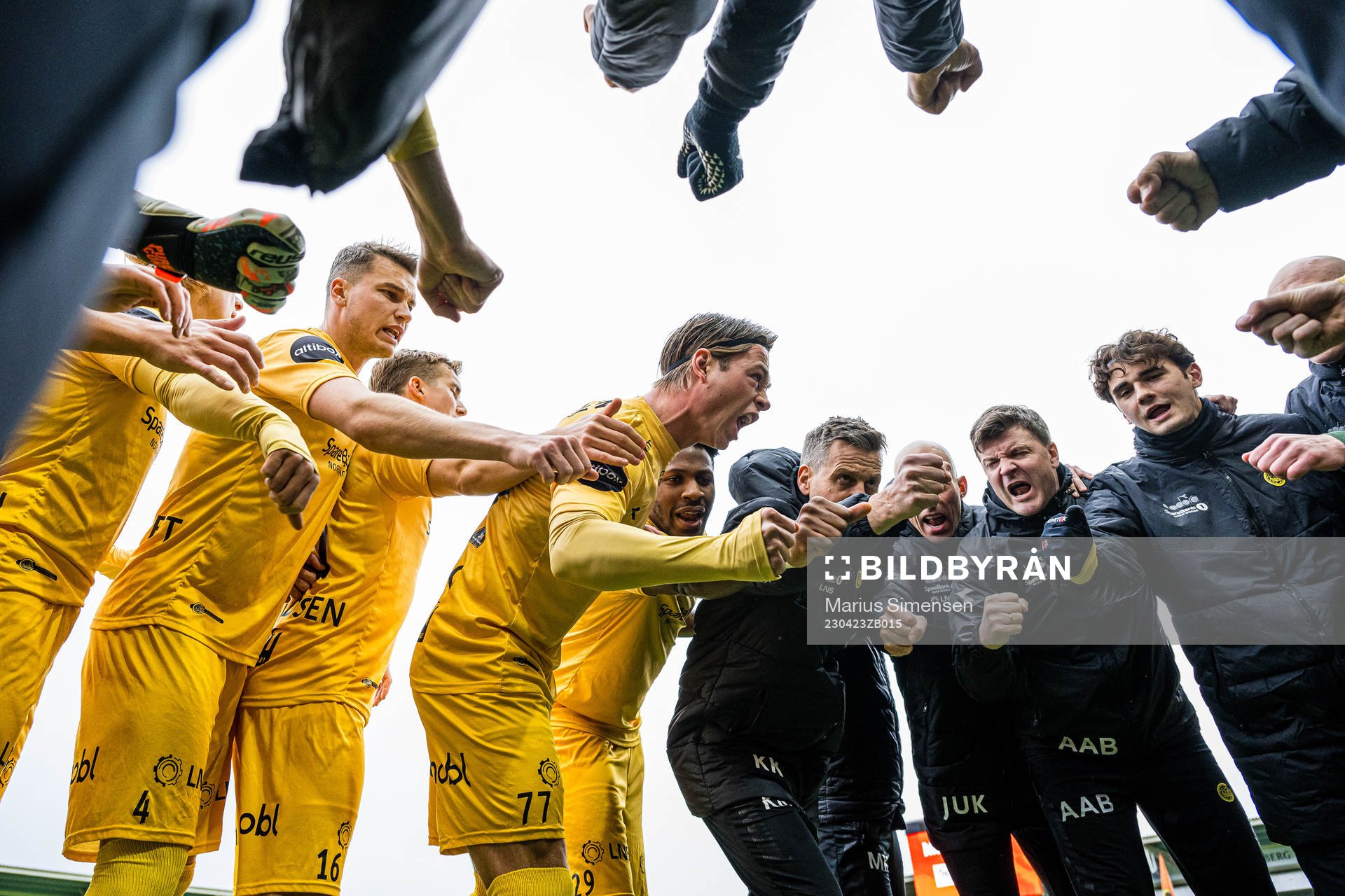 Odin Bjørtuft, Morten Ågnes Konradsen, Patrick Berg, Pemi Faris, Kjetil Knutsen, head coach of Bodø/Glimt, and Morten Kalvenes, assistant coach of Bodø/Glimt, ahead of the Eliteserien match between Aalesund and Bodø/Glimt on April 23, 2023 in Ålesund.