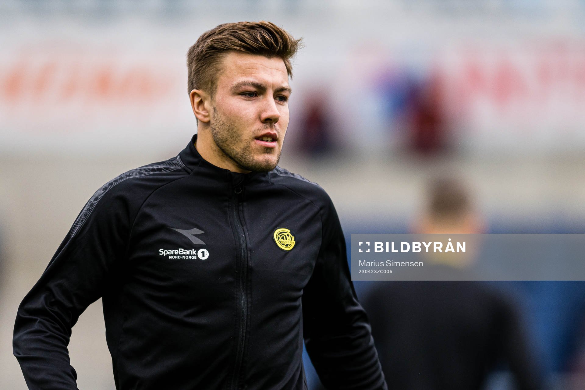 Fredrik Bjørkan of Bodø/Glimt warms up