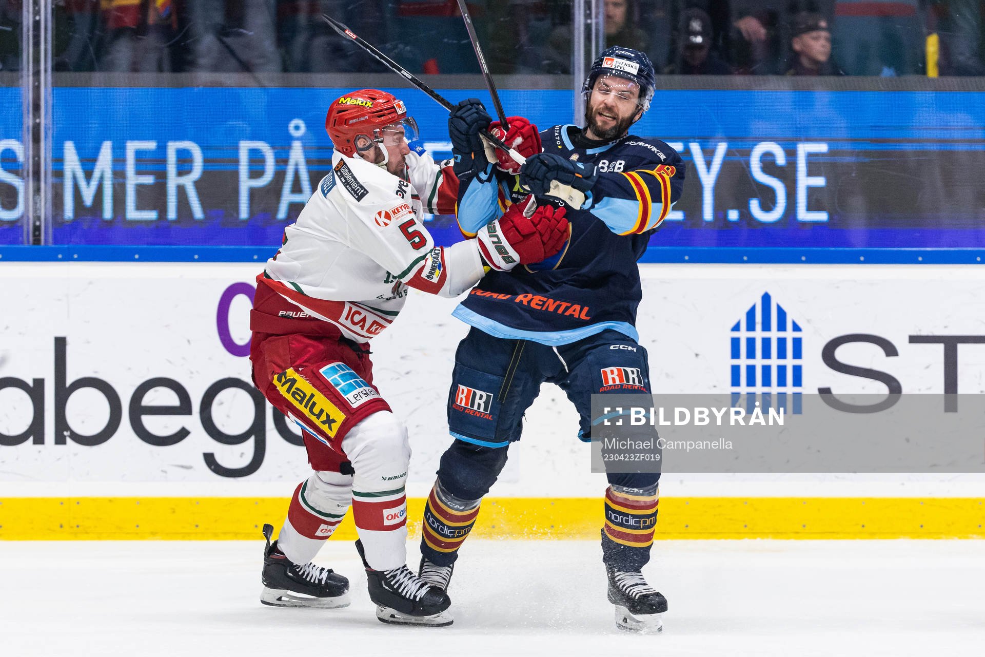 Modos Daniel Brickley och Djurgårdens Stefan Elliott