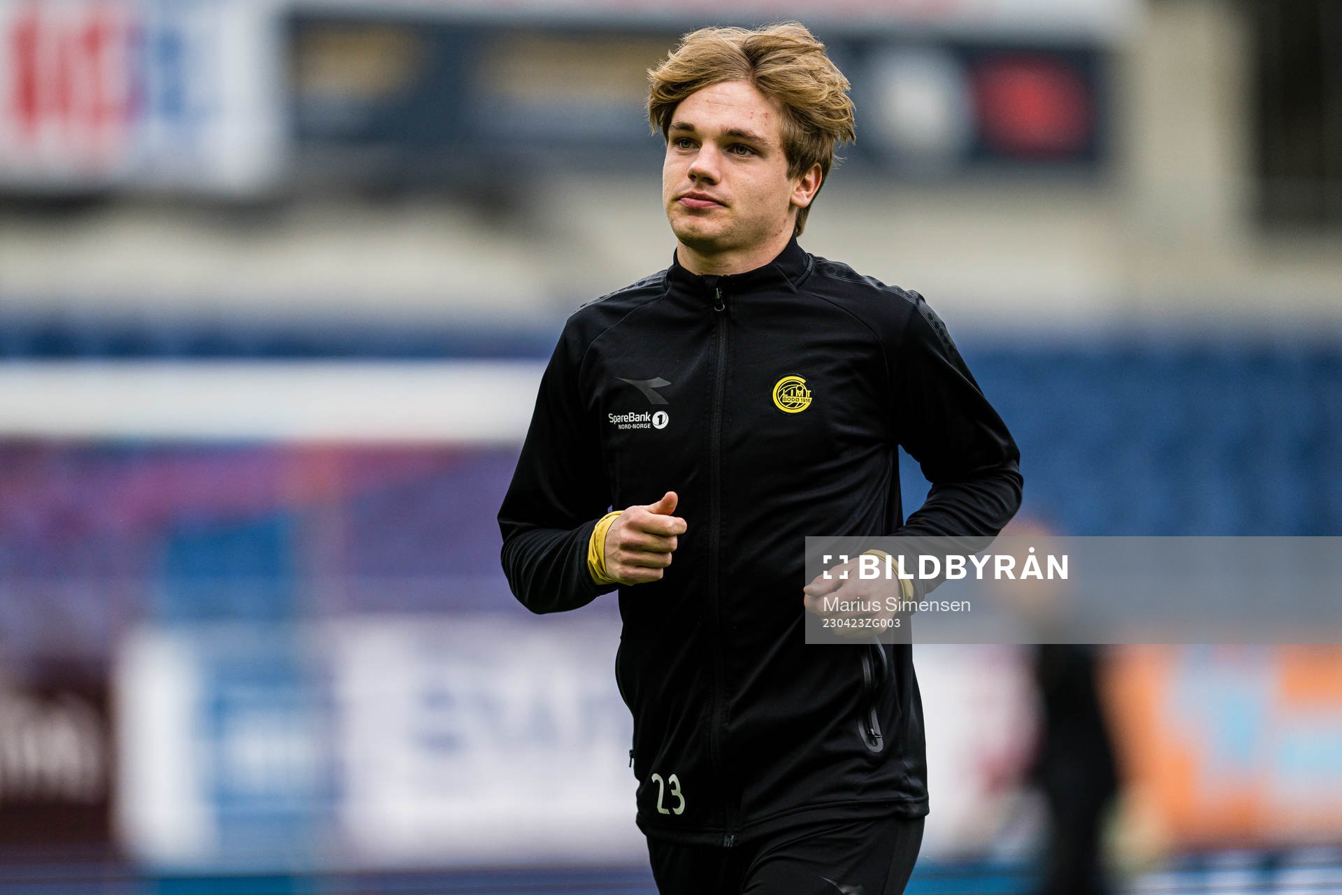 Jeppe Kjær Jensen of Bodø/Glimt warms up ahead of the Eliteserien match between Aalesund and Bodø/Glimt on April 23, 2023 in Ålesund.