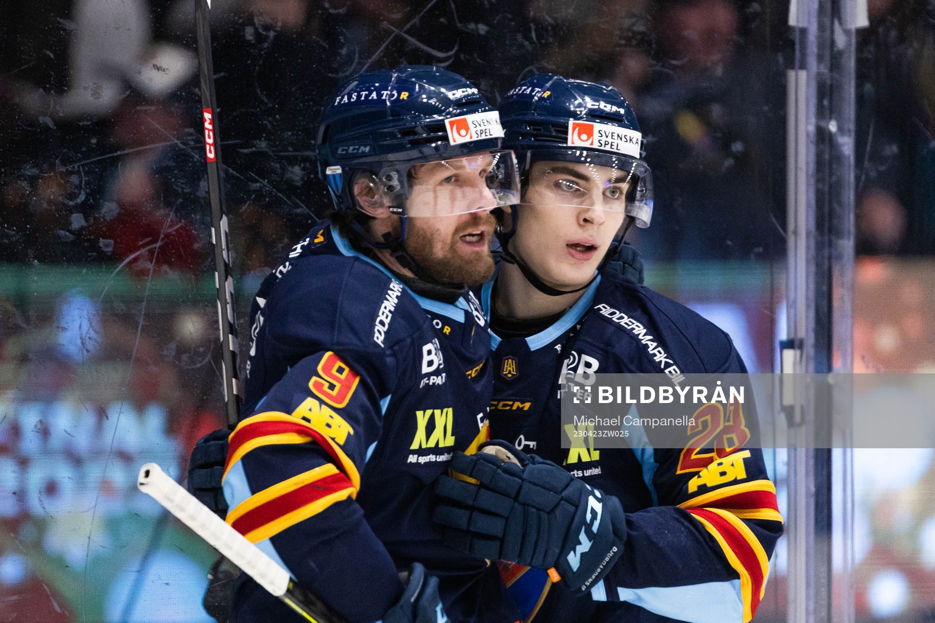 Djurgårdens Cameron Ernst Schilling och Liam Öhgren jublar