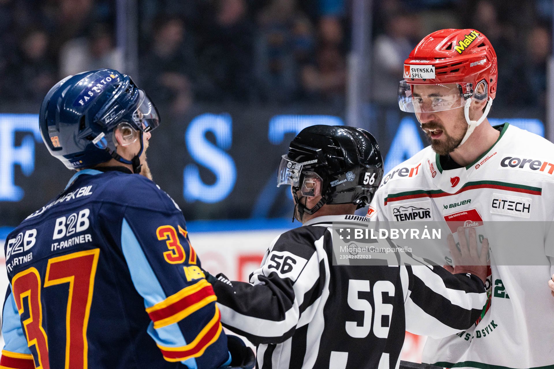 Irriterat mellan Djurgårdens John Norman och Modos David