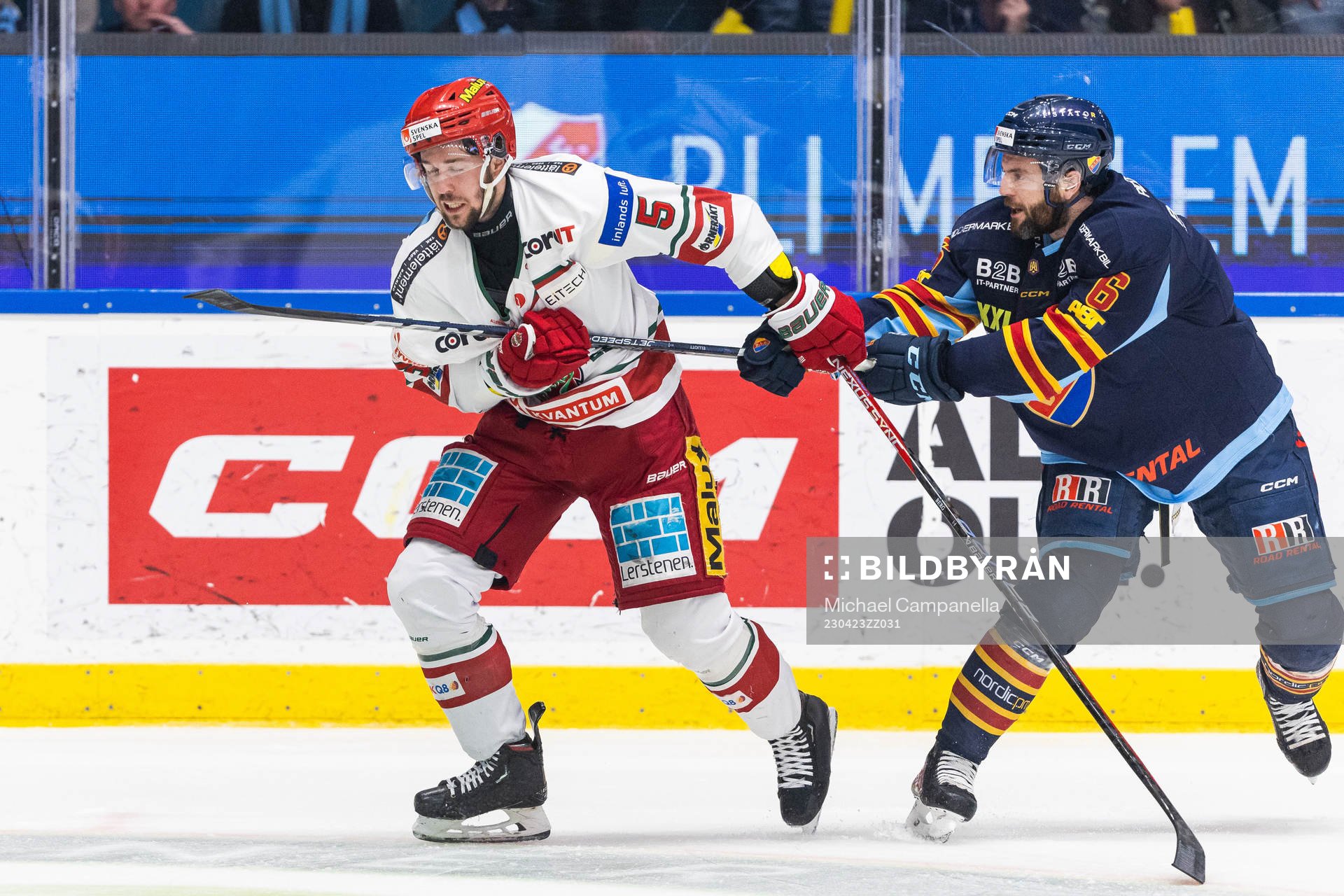 Modos August Berg och Djurgårdens Stefan Elliott