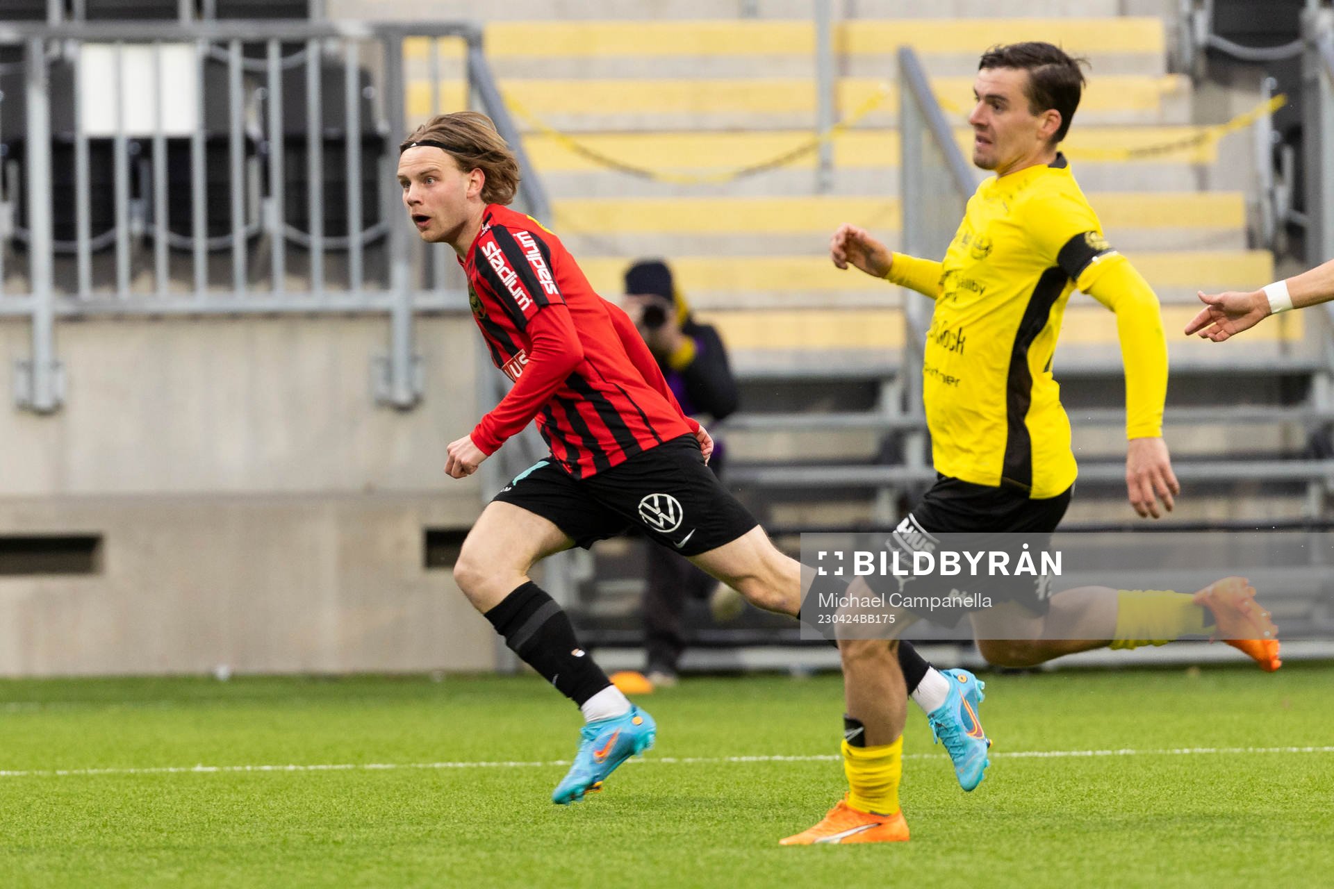 Brommapojkarnas Oscar Pettersson jublar