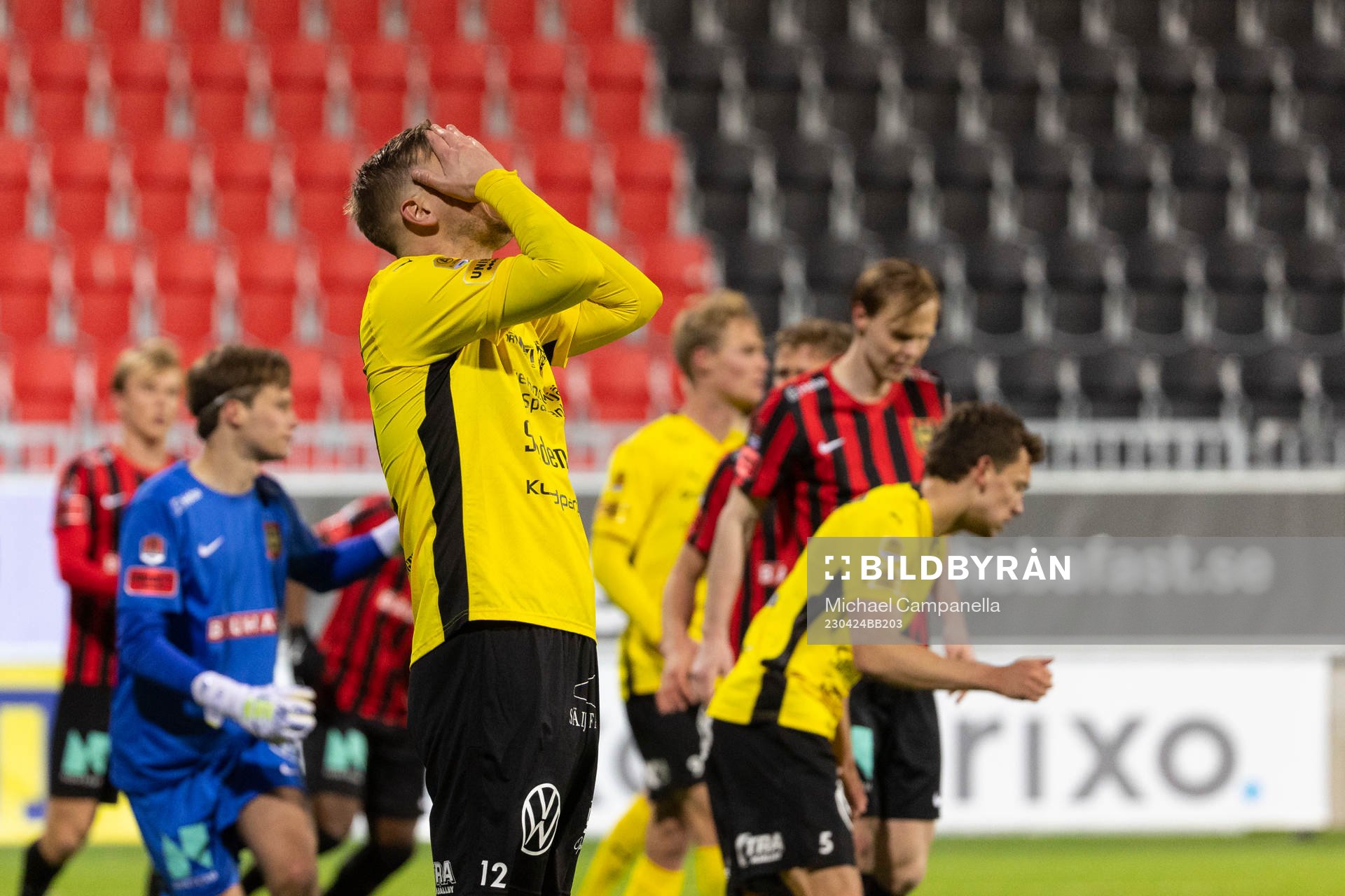 Mjällbys David Löfquist deppar