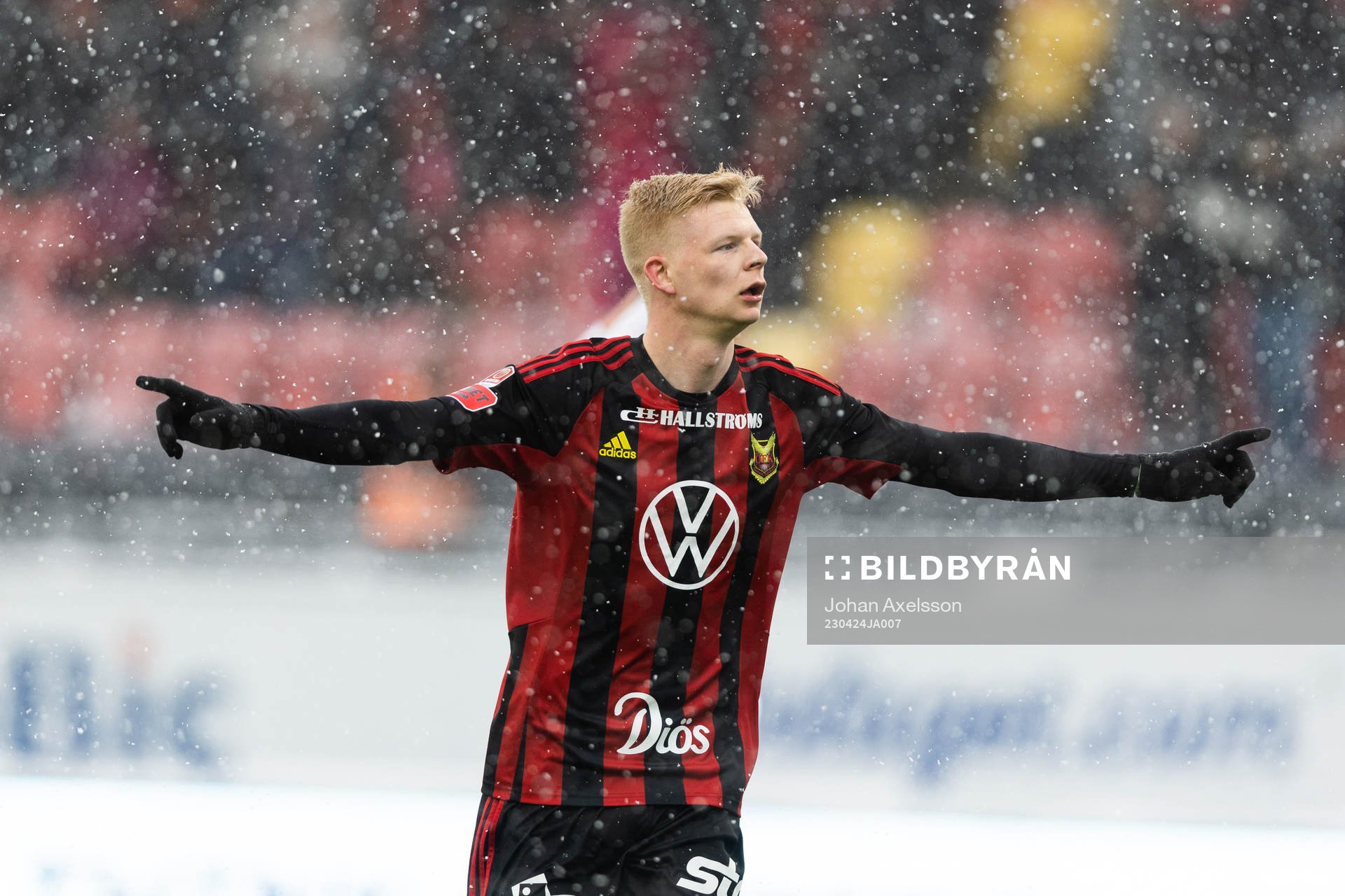 Östersunds Malcolm Stolt jublar