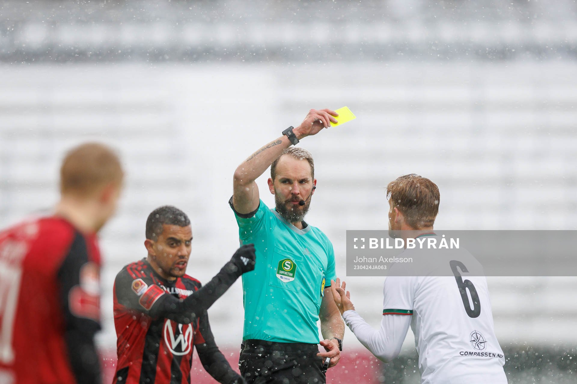 Domare Andreas Dufva-Johansson ger Skövde AIKs Hampus