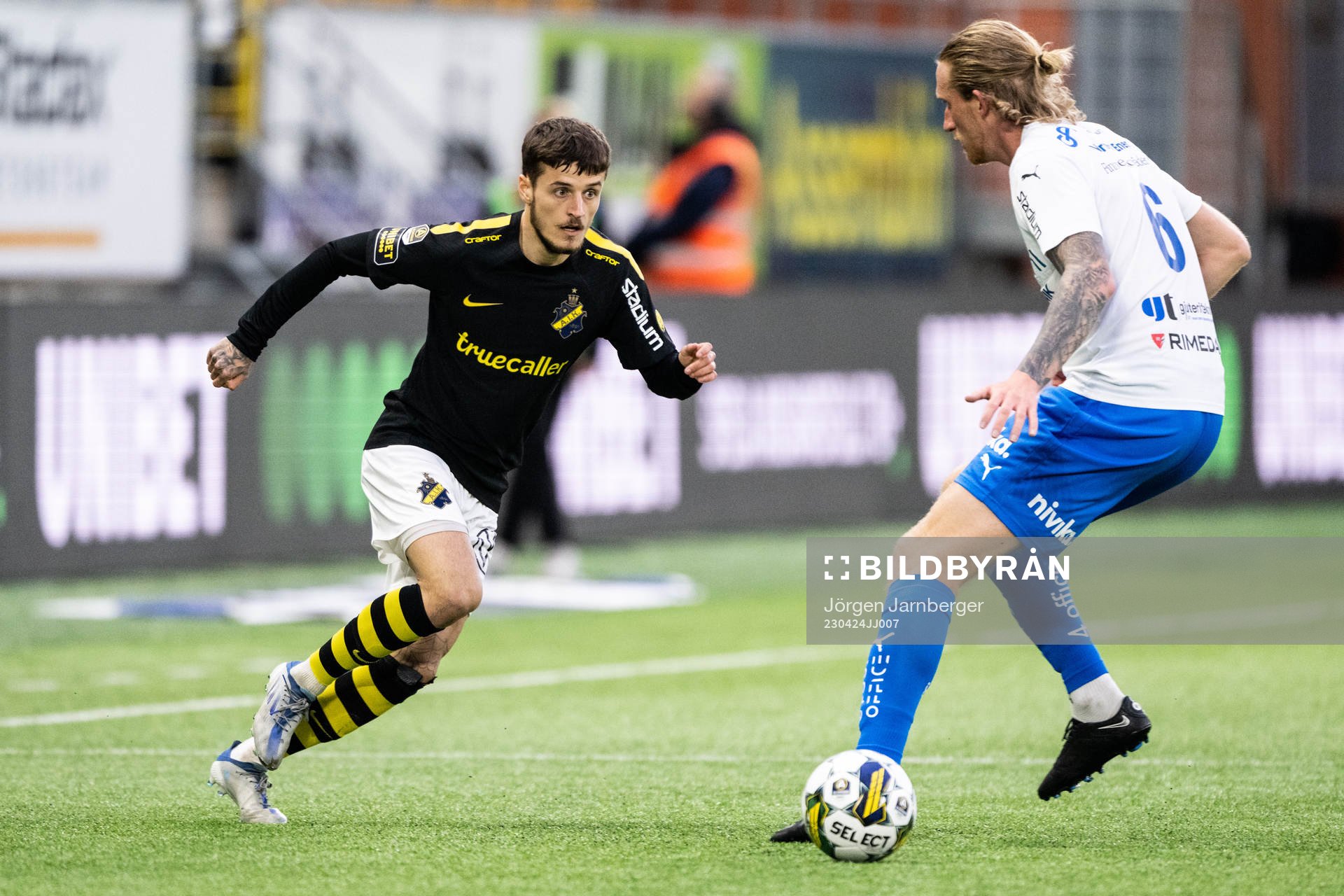 AIKs Vincent Thill och Värnamos Hampus Näsström