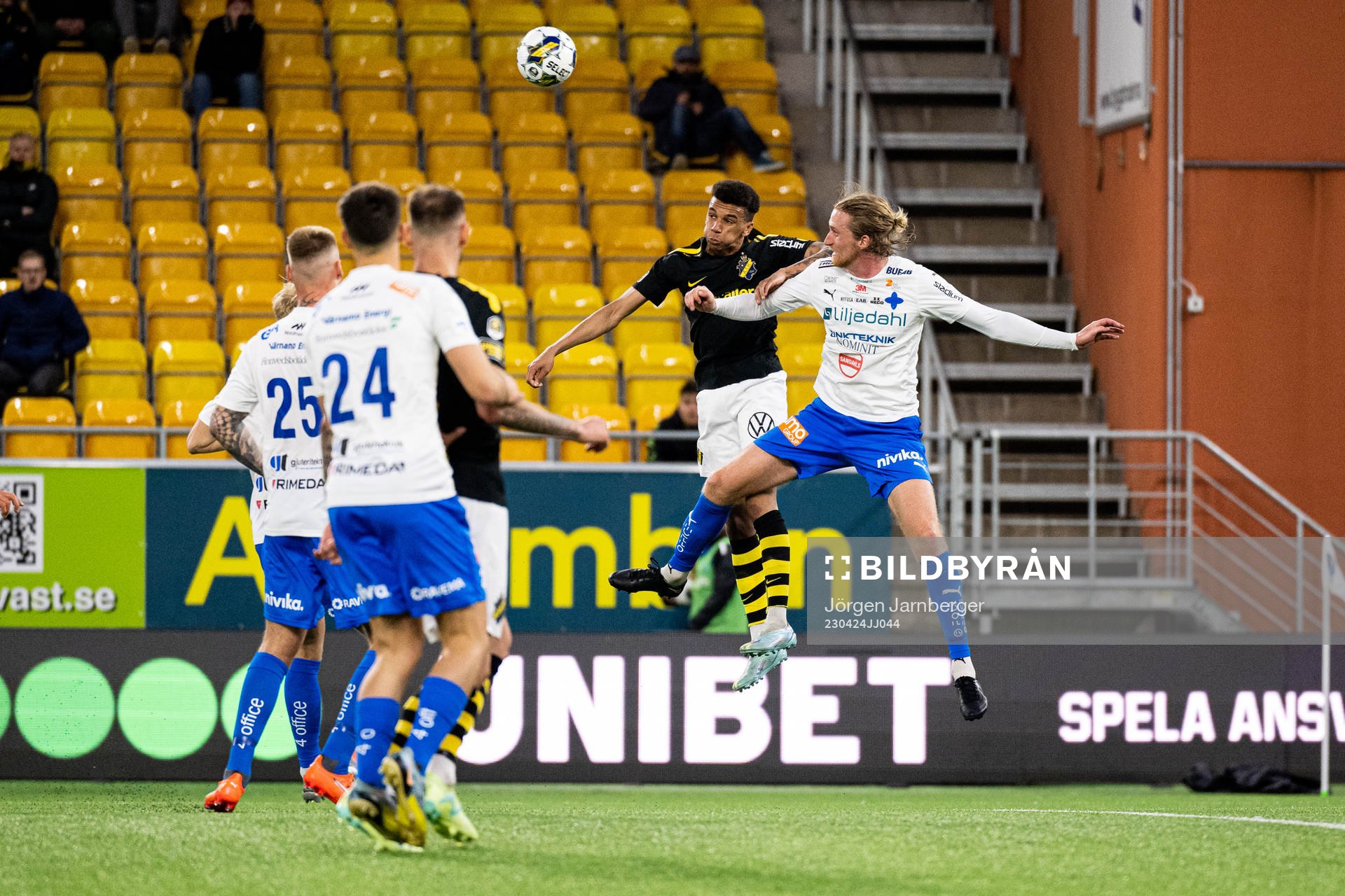 AIKs Rui Modesto och Värnamos Ajdin Zeljkovic