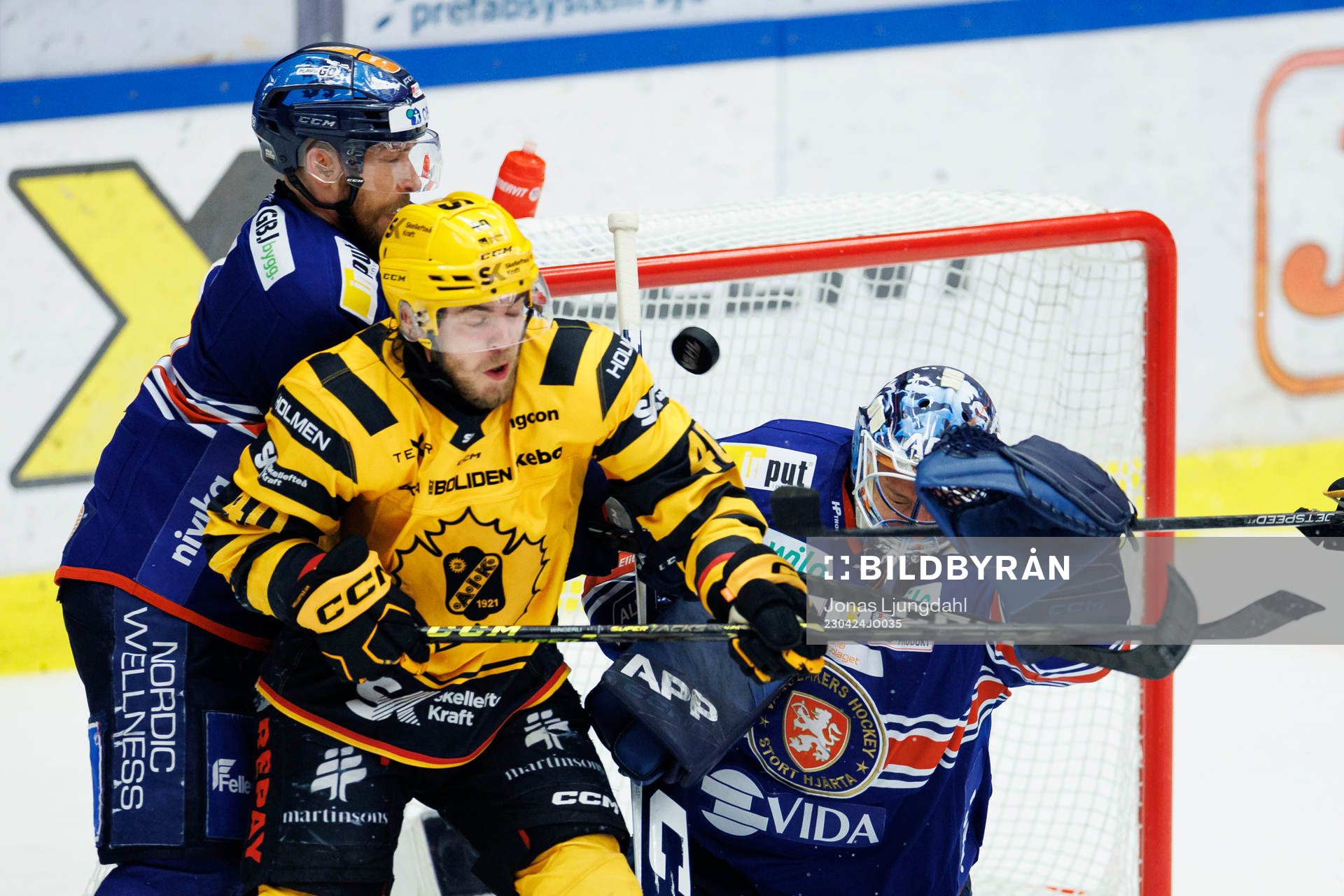 Skellefteås Andreas Wingerli oroar framför Växjös