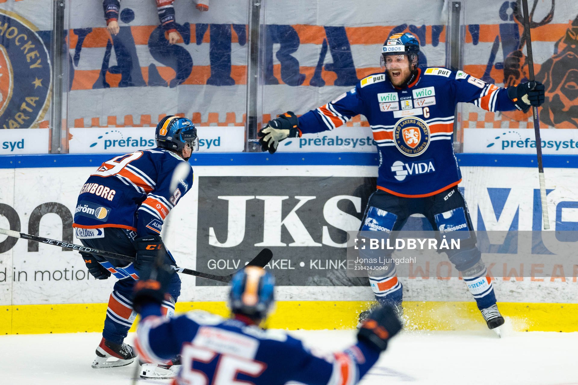 Växjös Victor Stjernborg och Erik Josefsson jublar