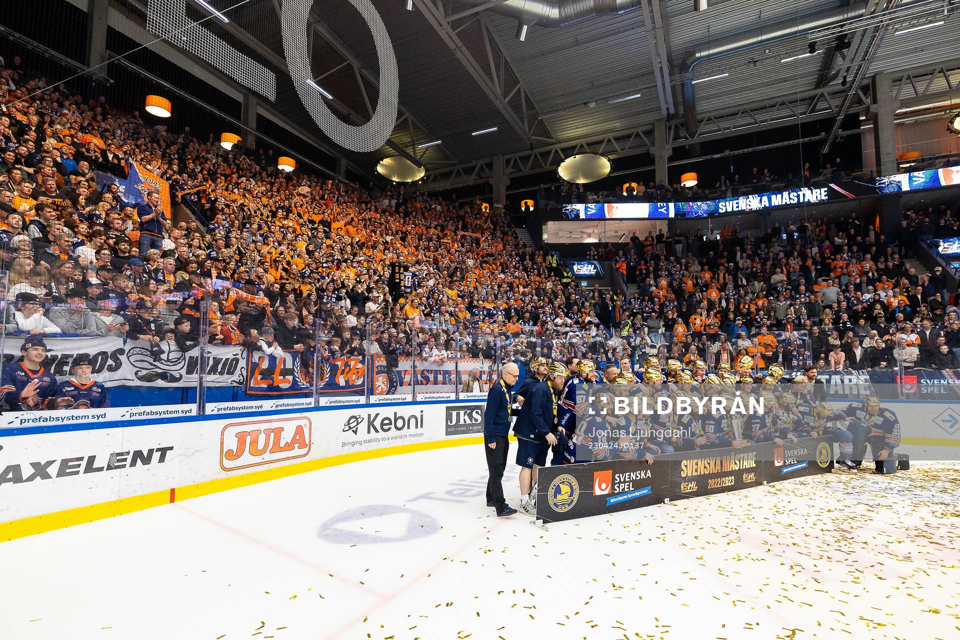 Lagfoto framför fansen