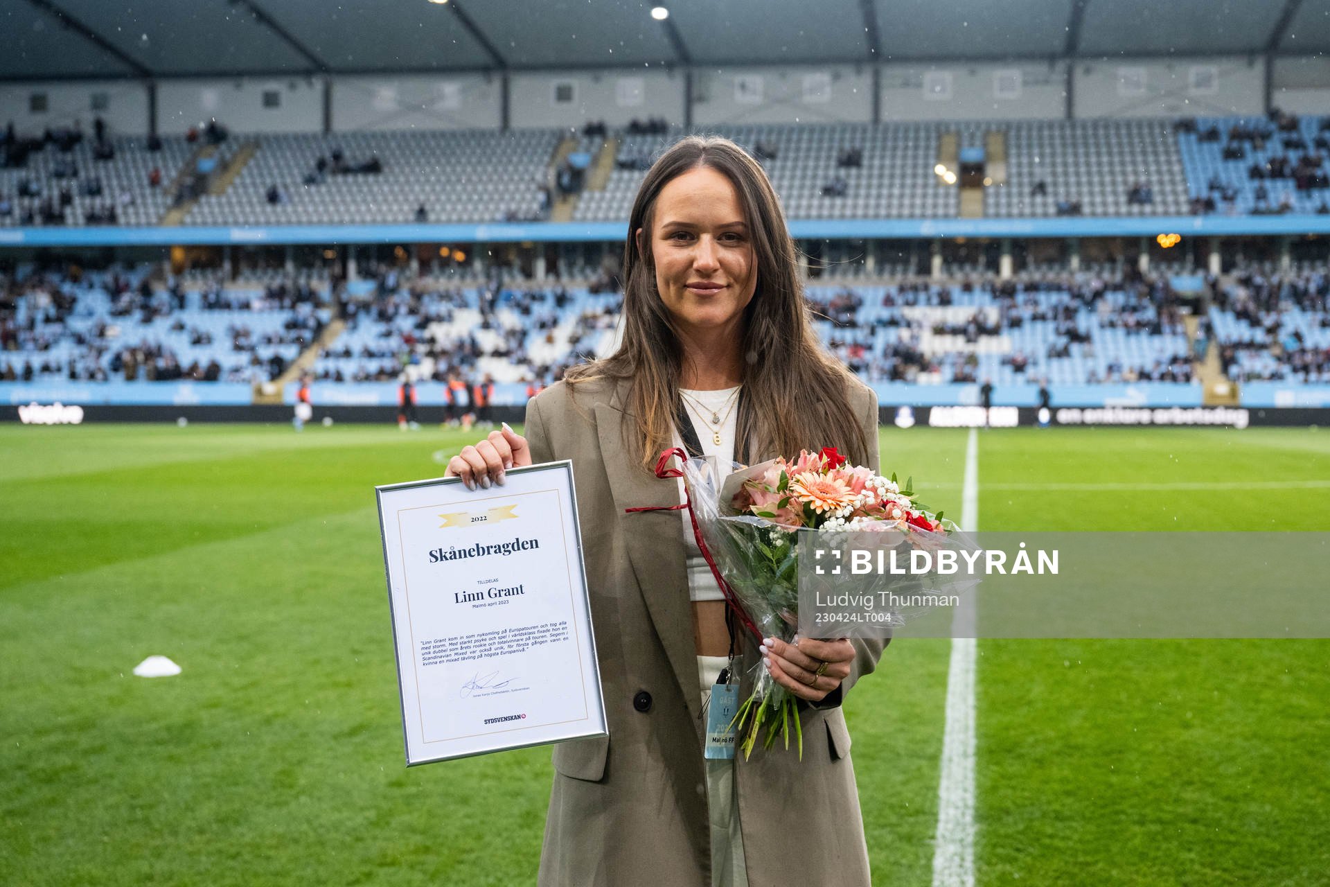 Golfspelaren Linn Grant tar emot priset Skånebragden