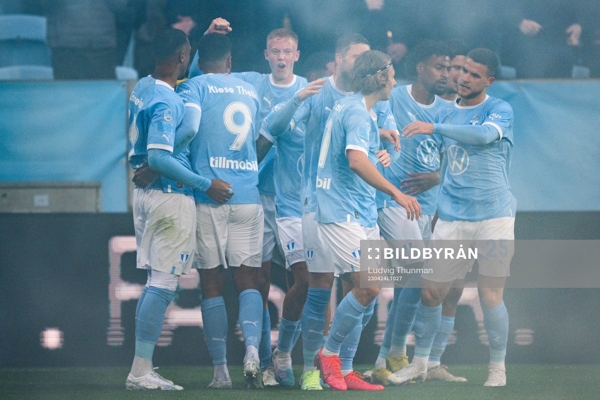 Malmö FFs Isaac Kiese Thelin jublar med lagkamrater