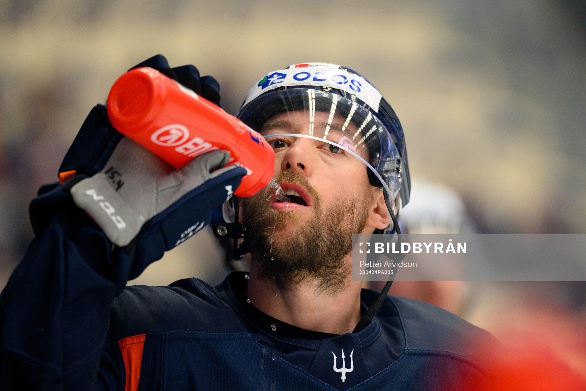 Växjös Dan Sexton värmer upp innan final fem i SHL