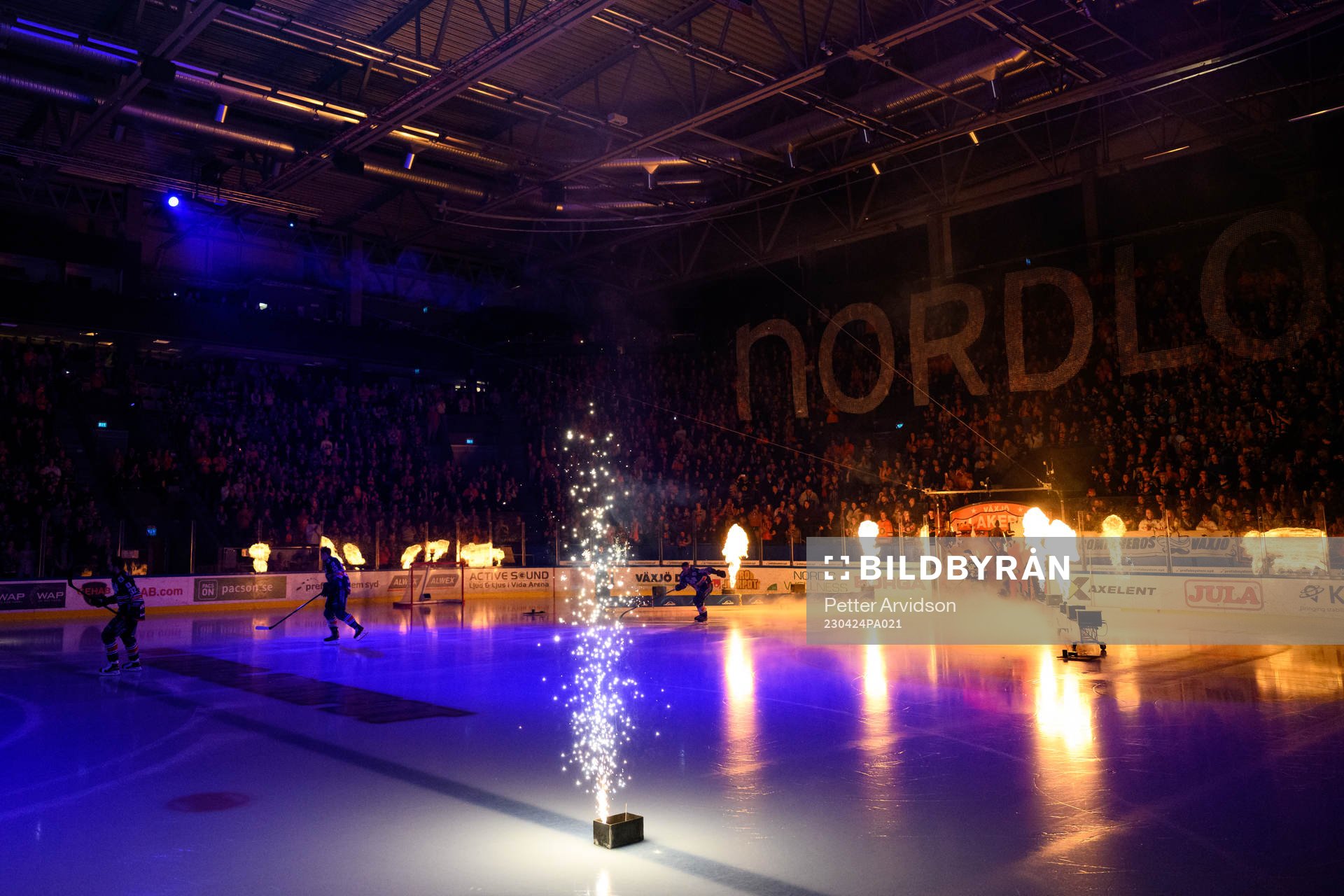 Växjös spelare åker in på isen innan final fem i SHL