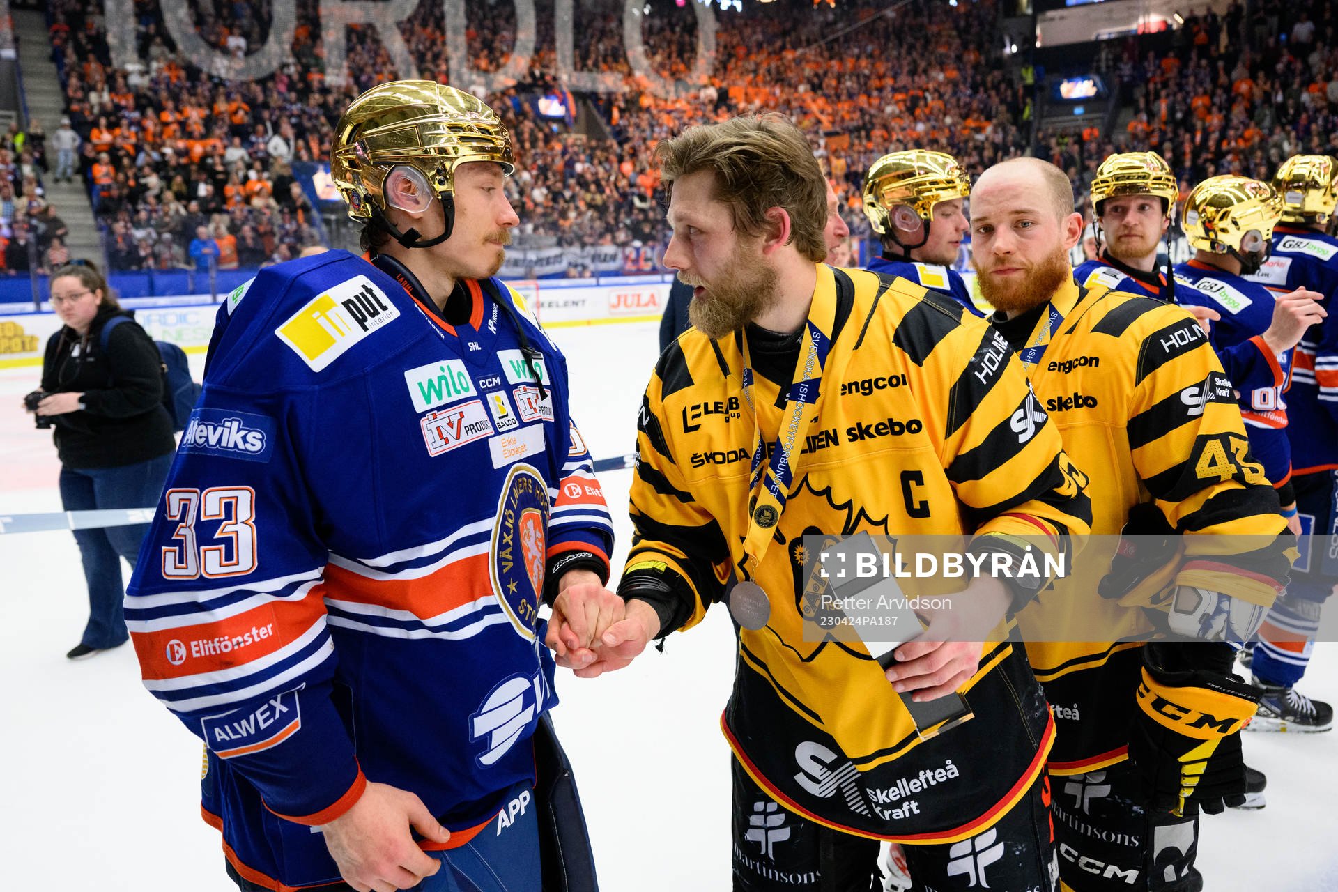 Växjös målvakt Emil Larmi och Skellefteås Oscar Möller