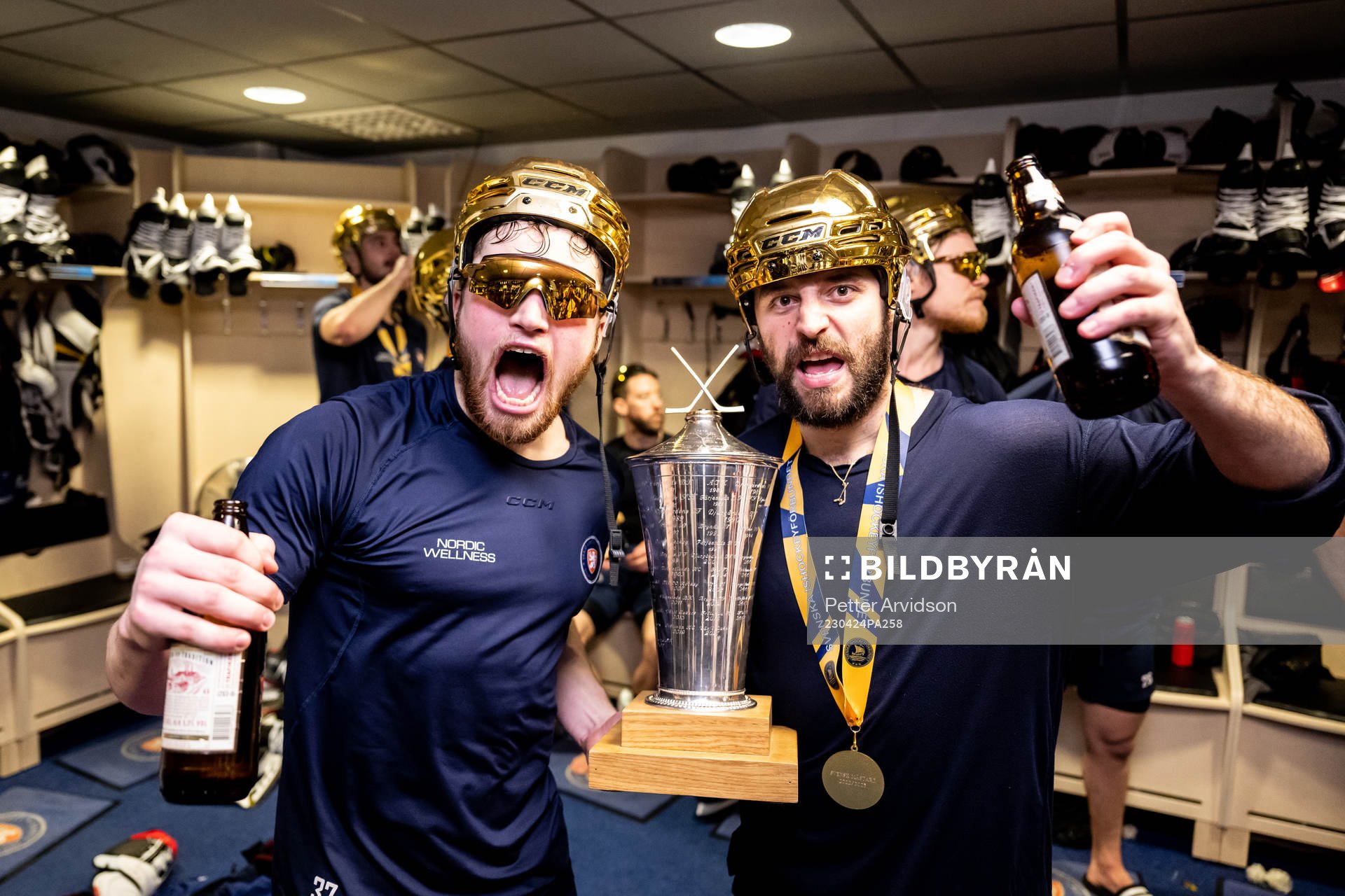 Växjös Glenn Gustafsson och Tobias Rieder jublar i