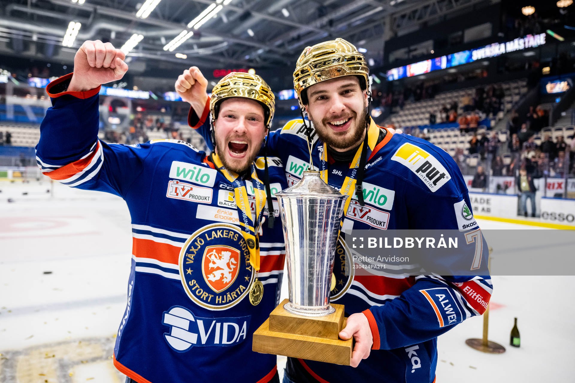 Växjös Martin Lundberg och Hardy Häman Aktell jublar med