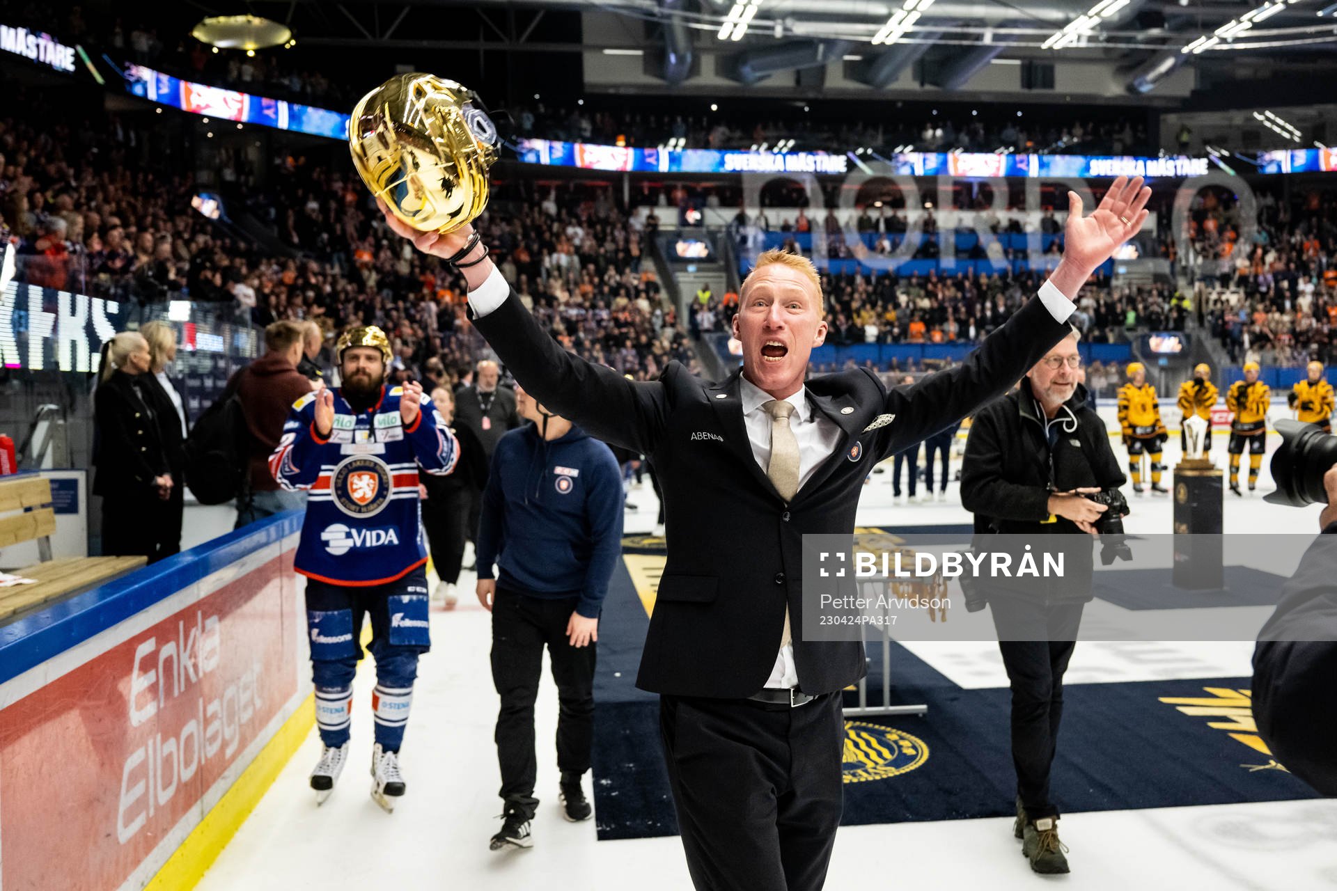 Växjös tränare Jörgen Jönsson jublar
