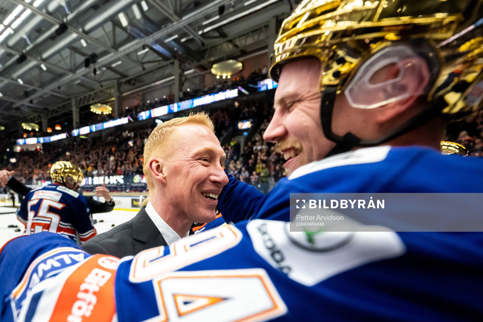 Växjös tränare Jörgen Jönsson och Joel Persson jublar