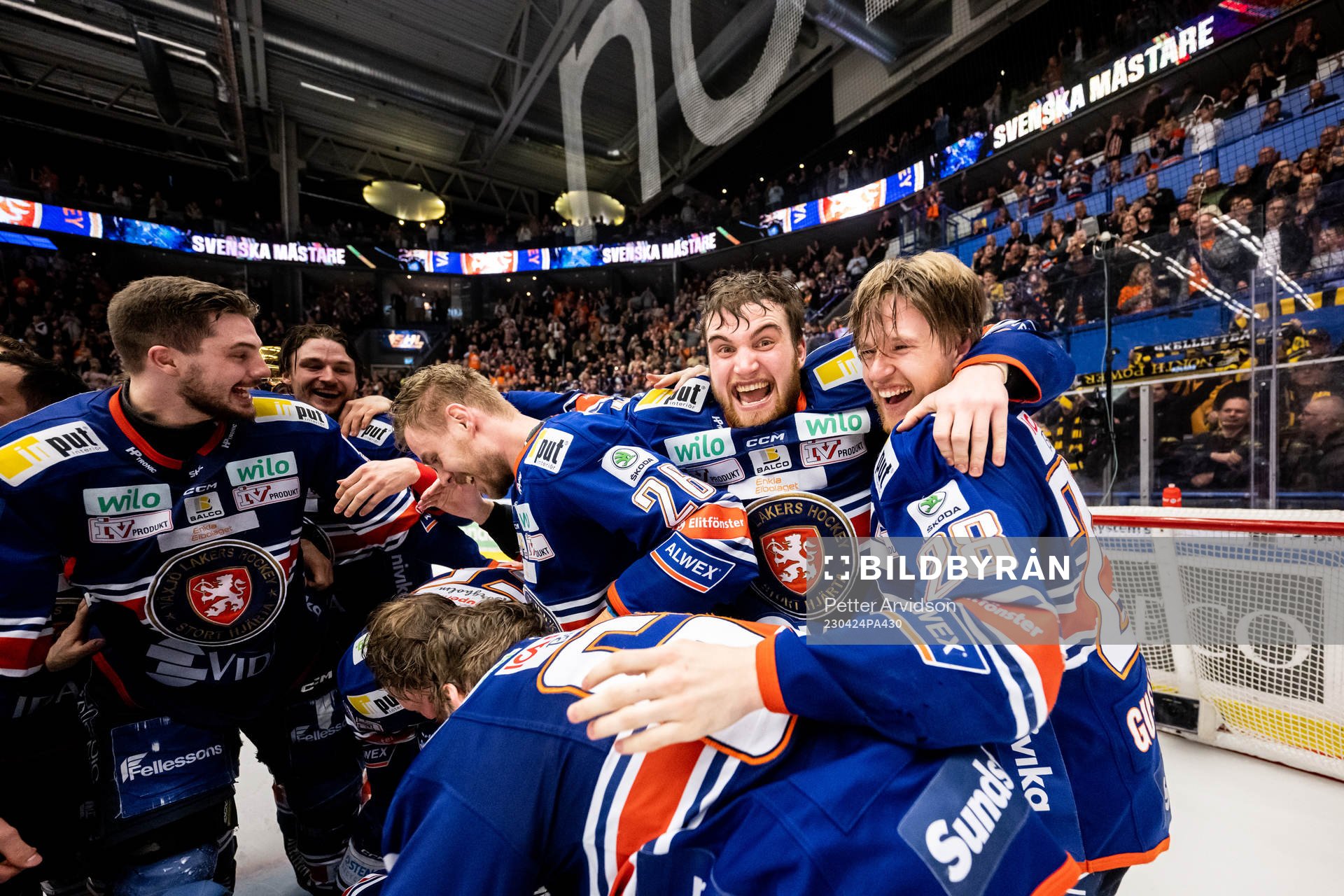 Växjös spelare med Glenn Gustafsson och Hugo Gustafsson