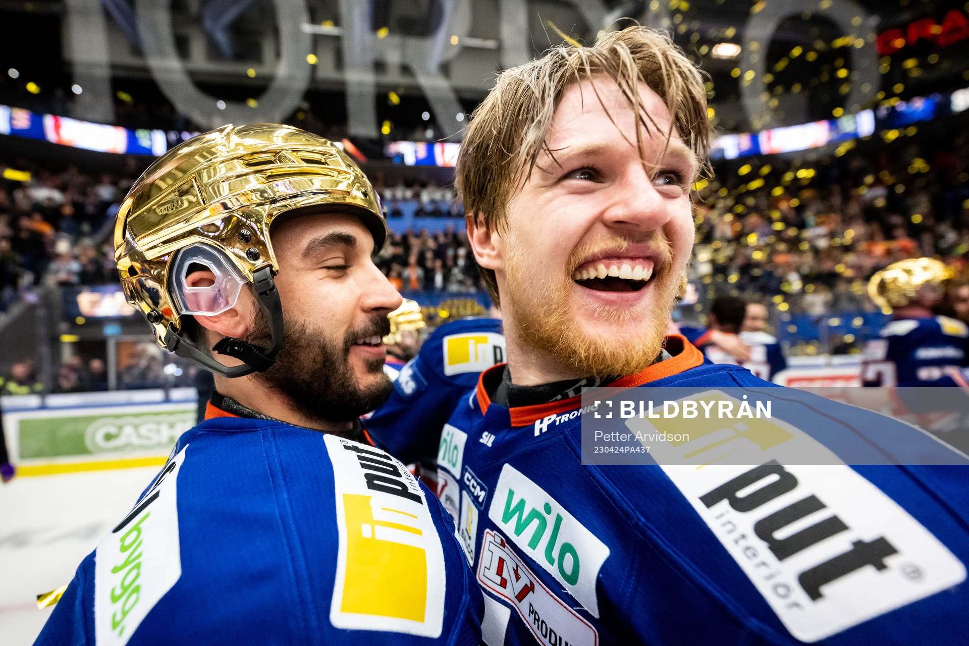Växjös Jayden Halbgewachs och Hugo Gustafsson  jublar