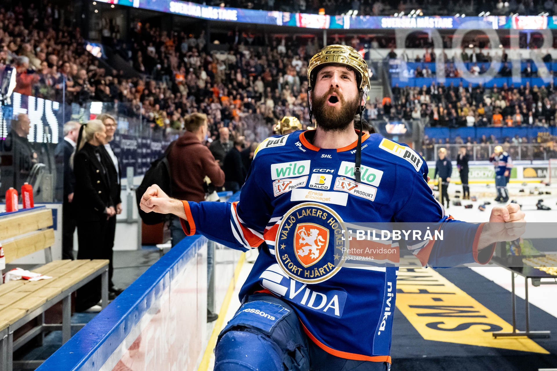 Växjös Amil Krupic jublar