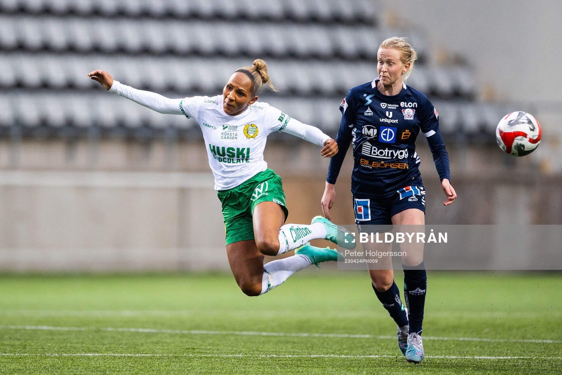 Hammarbys Madelen Janogy och Linköpings Emma Östlund