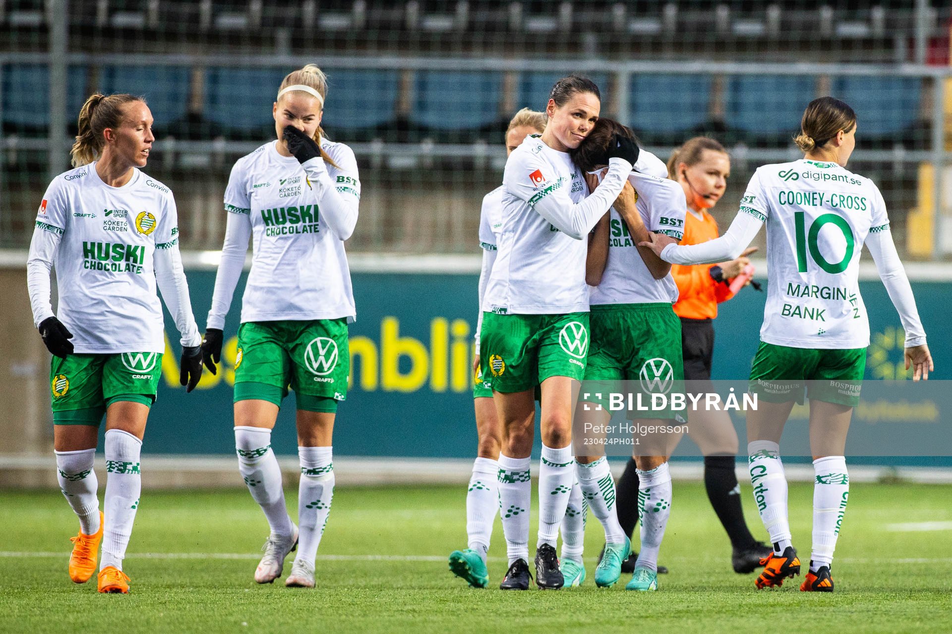 Hammarbys Maika Hamano jublar