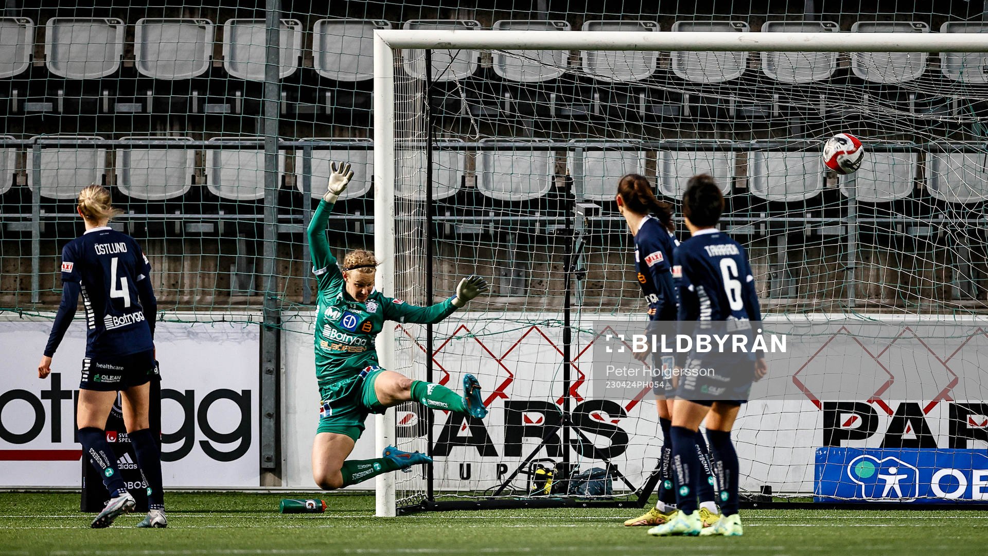 Mål 1-2 förbi Linköpings målvakt Cajsa Andersson