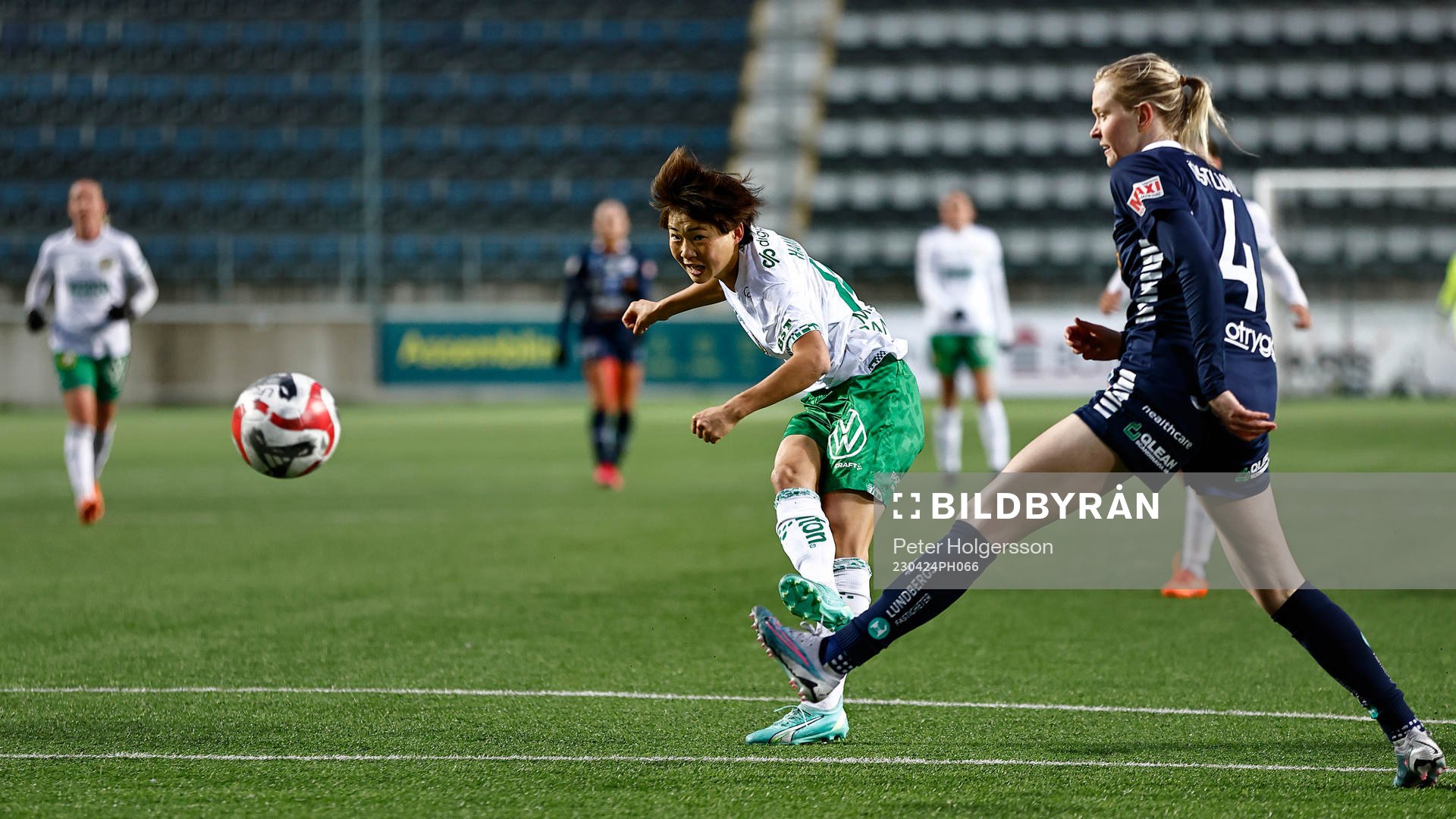 Hammarbys Maika Hamano och Linköpings Emma Östlund