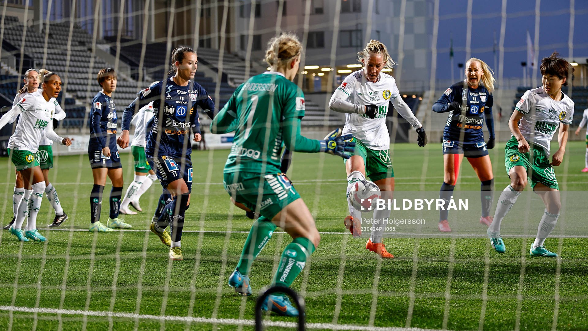Målchans för Hammarbys Julia Roddar under fotbollsmatchen i Damallsvenskan mellan Linköping och Hammarby den 24 april 2023 i Linköping.